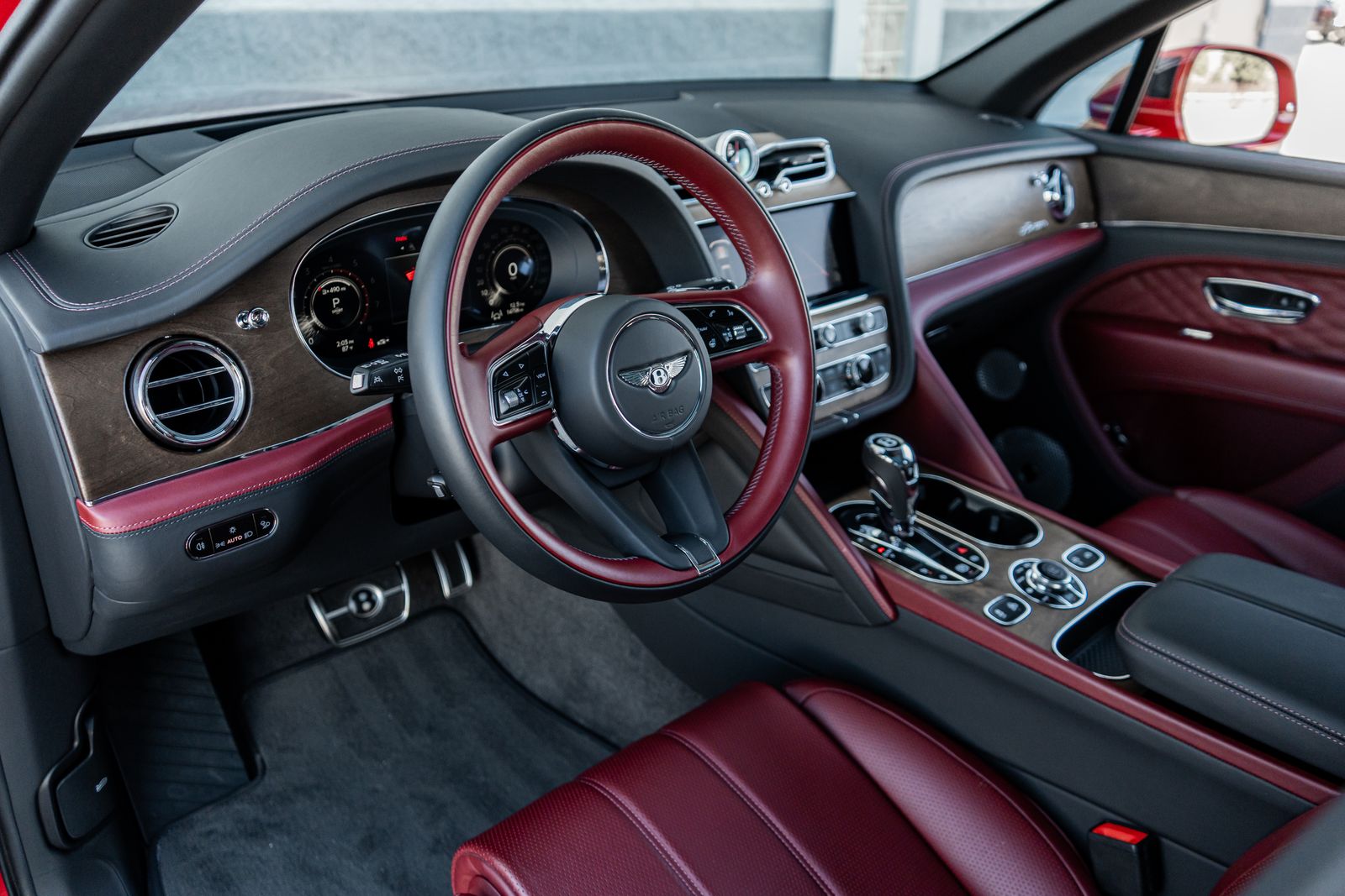2024 Bentley Bentayga Azure - Photo 31