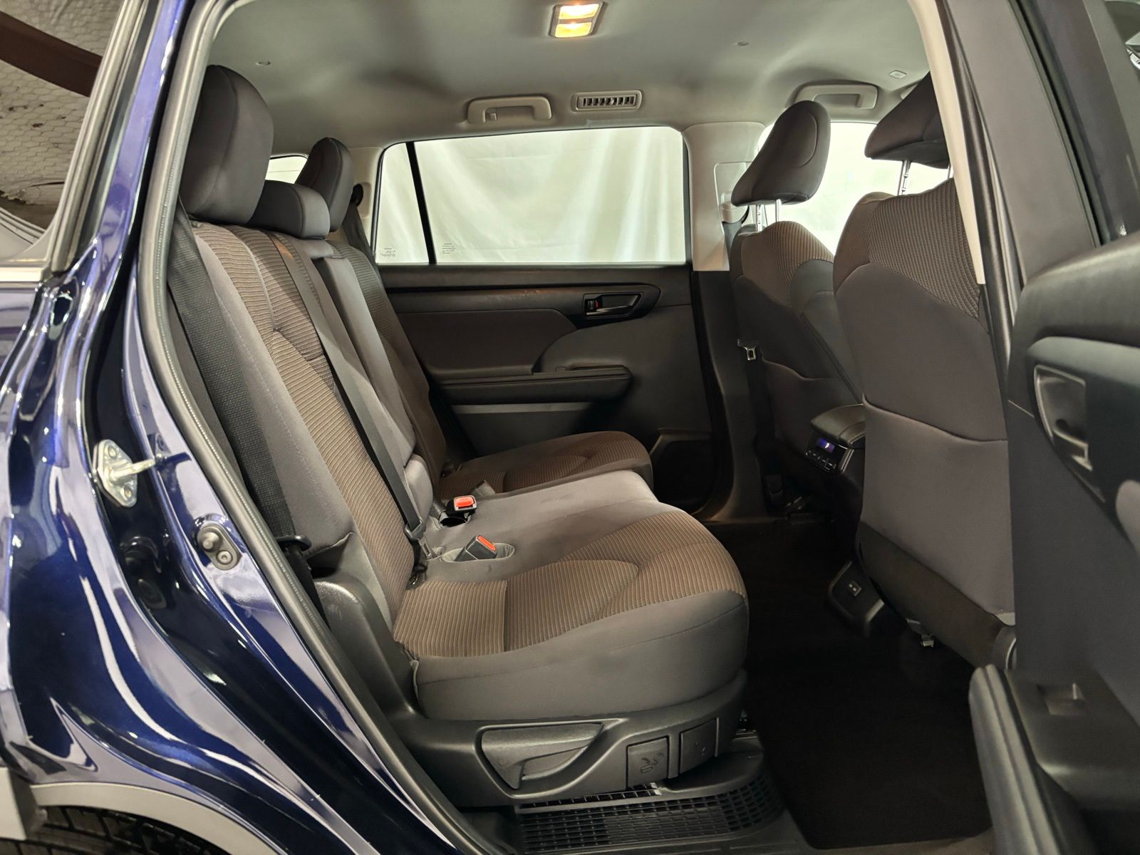 Used Car 2023 Toyota Highlander Hybrid  Le For Sale Under $40,000 In Austin, Texas