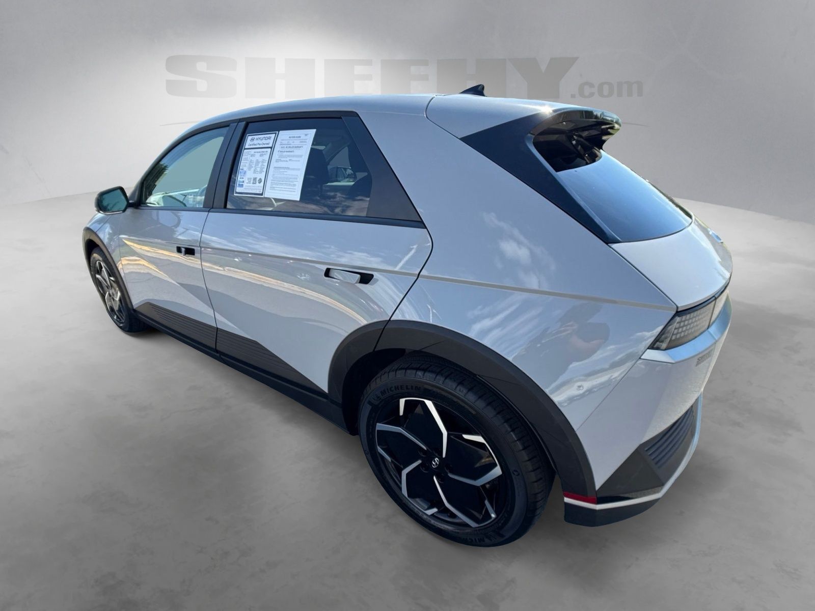 Used 2024 Gray Hyundai SEL image 15