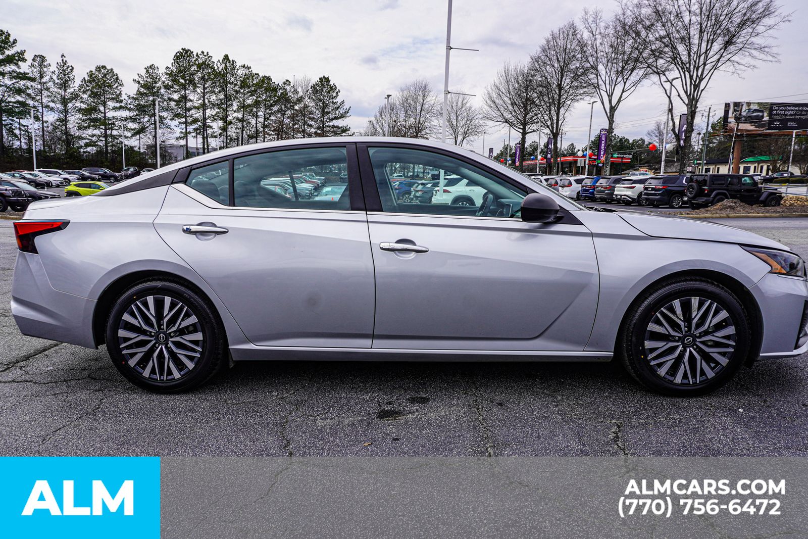 Used 2024 Silver Nissan 2.5 SV image 9