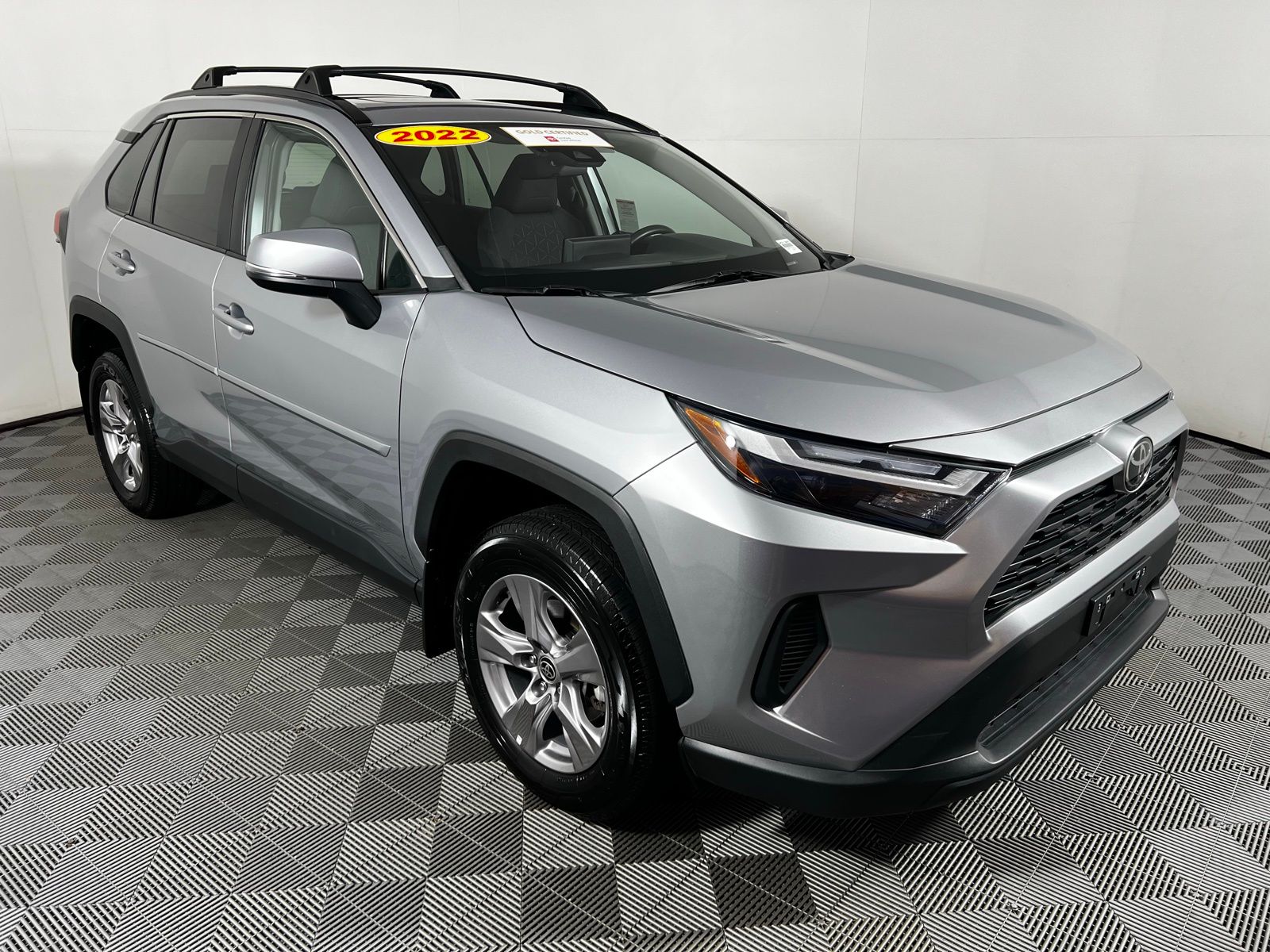 2022 Toyota RAV4 XLE 3