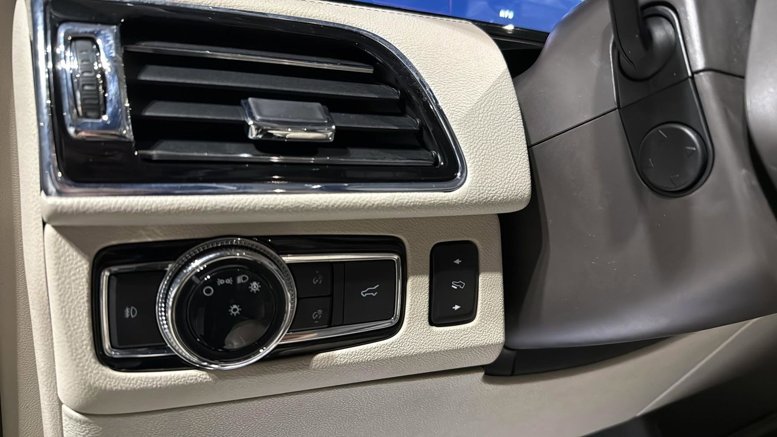 Used Car 2021 Lincoln Navigator  Reserve For Sale Under $50,000 In Austin, Texas