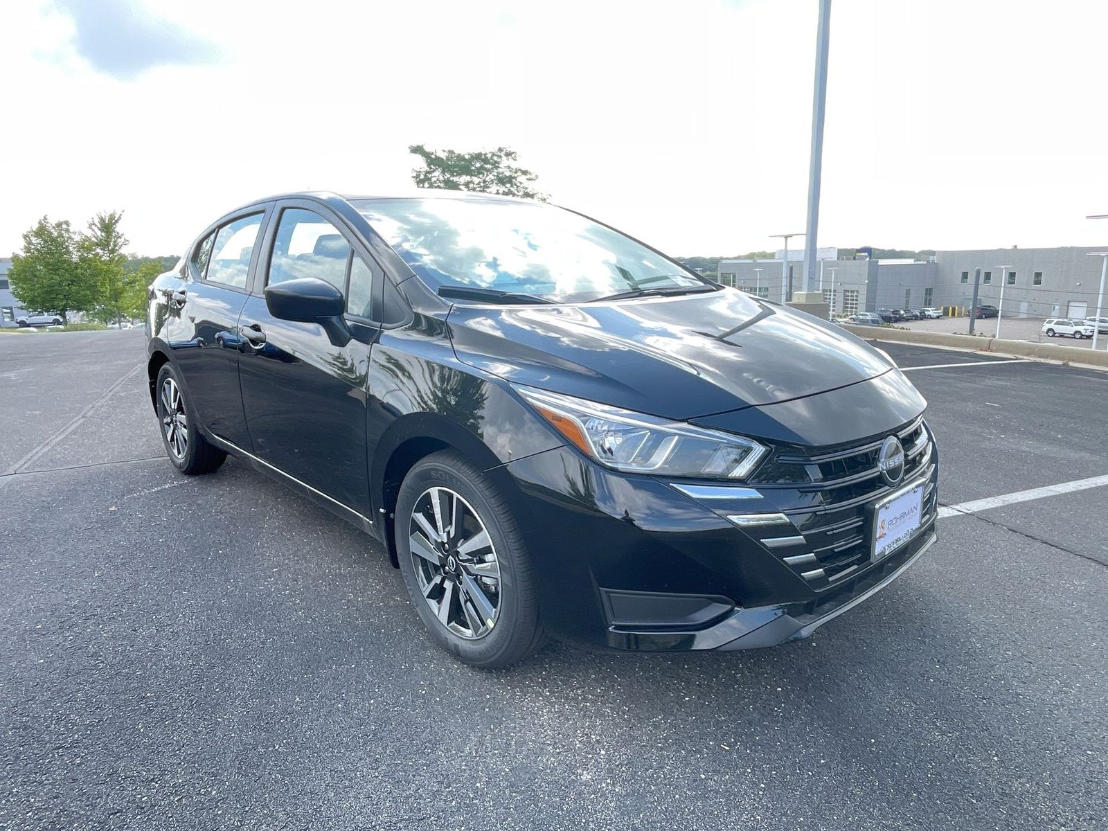 2024 Nissan Versa 1.6 S 4