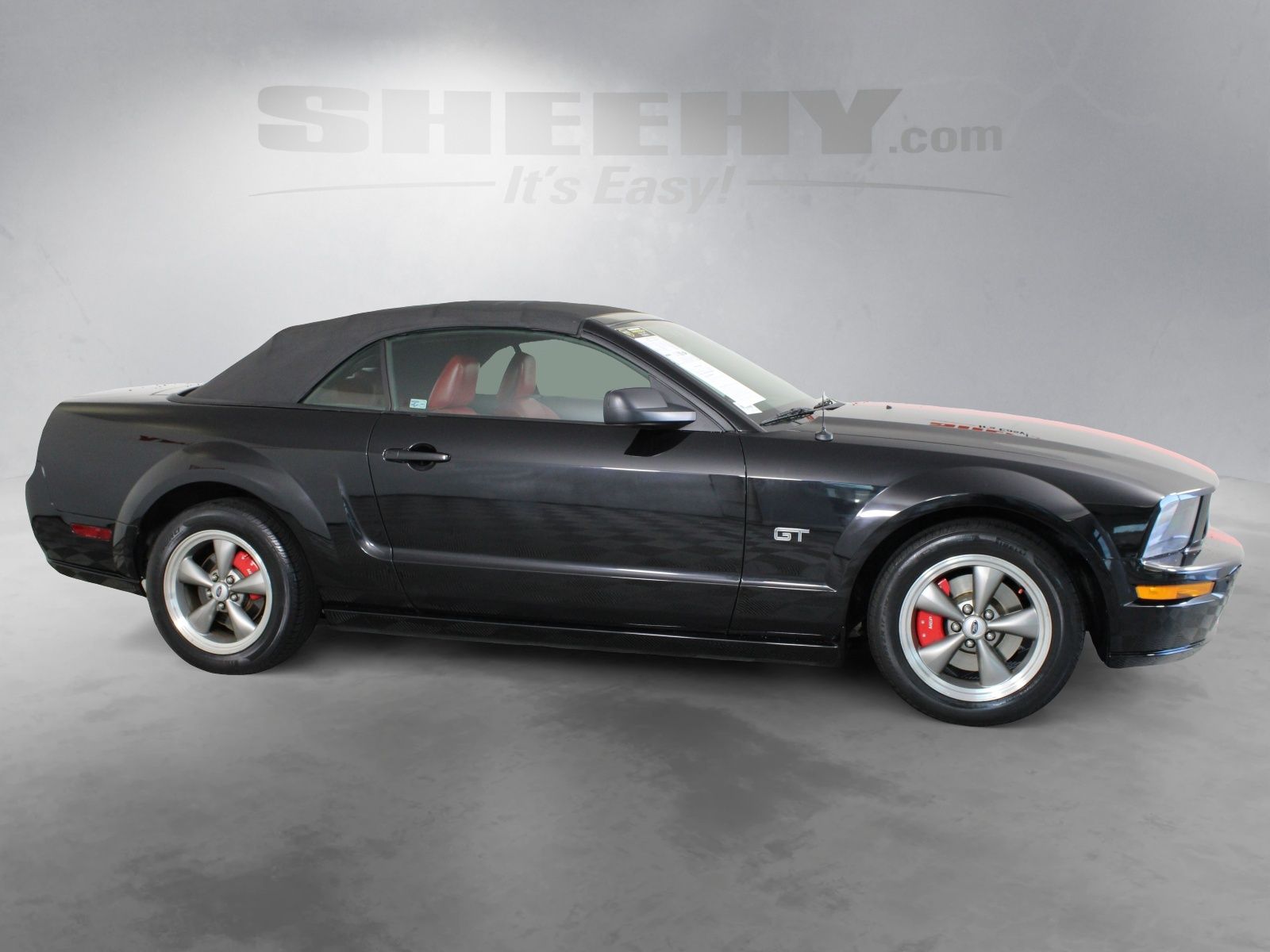 Used 2006 Black Ford GT Deluxe image 9