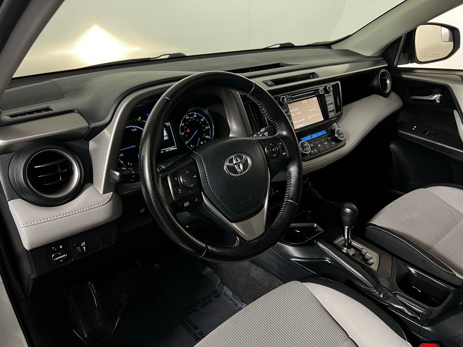 Thumbnail: 2016 Toyota RAV4 - 12