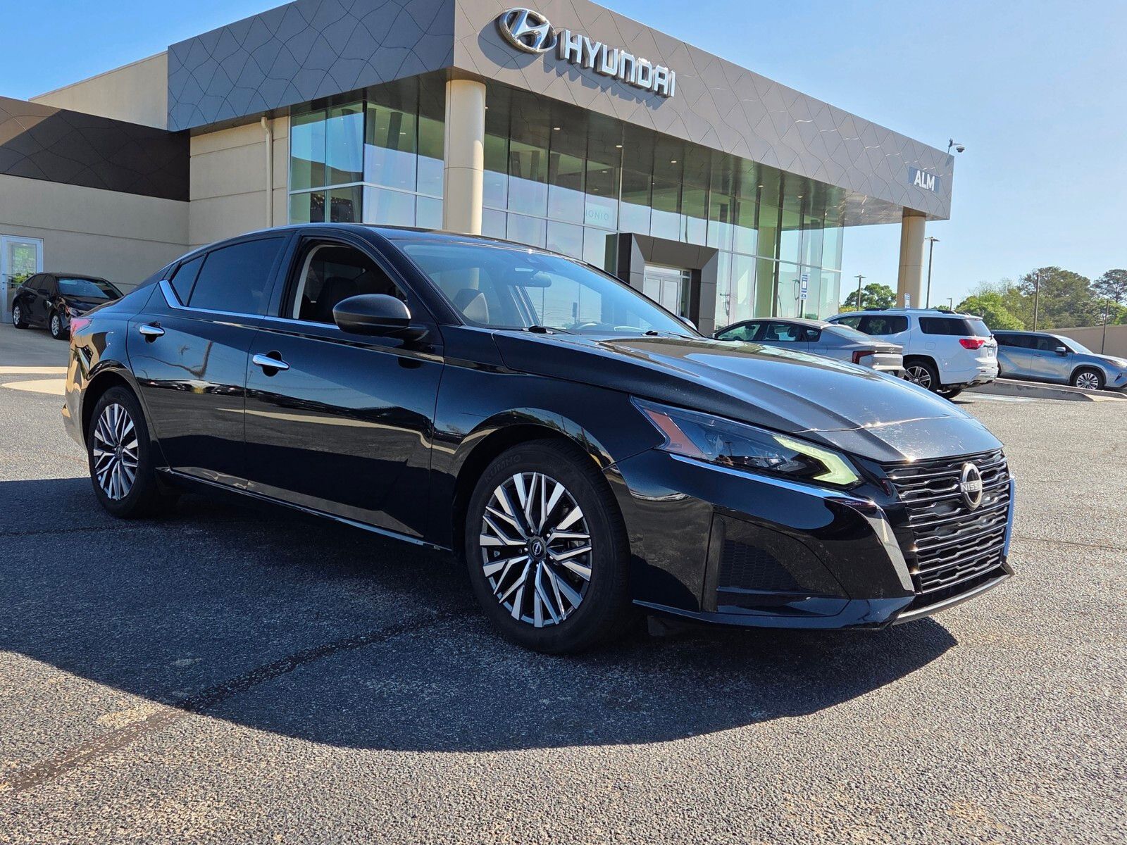 Super Black Clearcoat 2025 Nissan Altima 2.5 SV FWD Sedan Front-Wheel Drive Continuously Variable Transmission