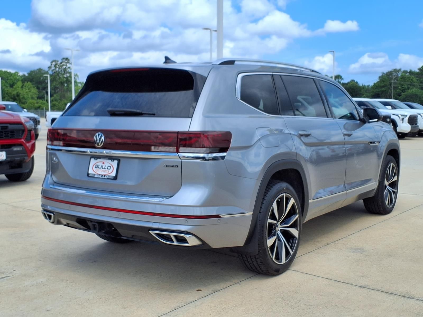 2024 Volkswagen Atlas 2.0T SEL Premium R-Line - 5
