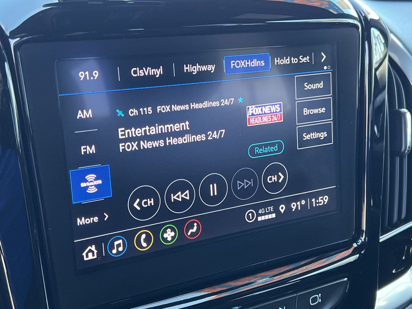 used 2023 Chevrolet Traverse car, priced at $36,076