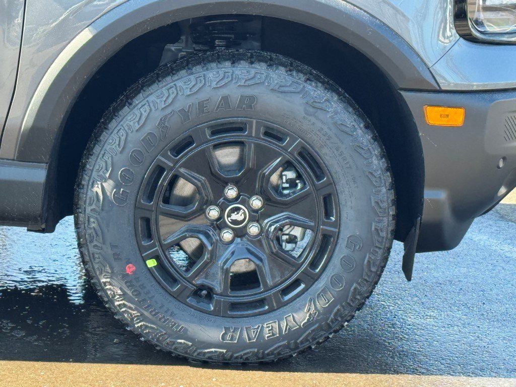 New 2025 Carbonized Gray Metallic Ford Outer Banks image 4