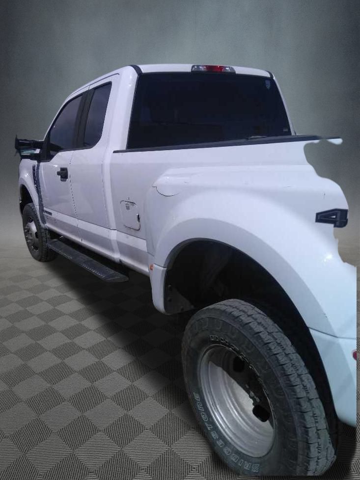 2017 Ford F-350SD XLT photo