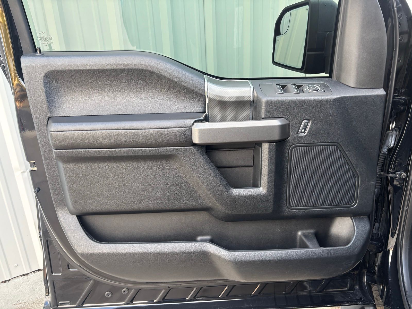 Used Car 2017 Ford F-150  Xlt For Sale Under $25,000 In Austin, Texas