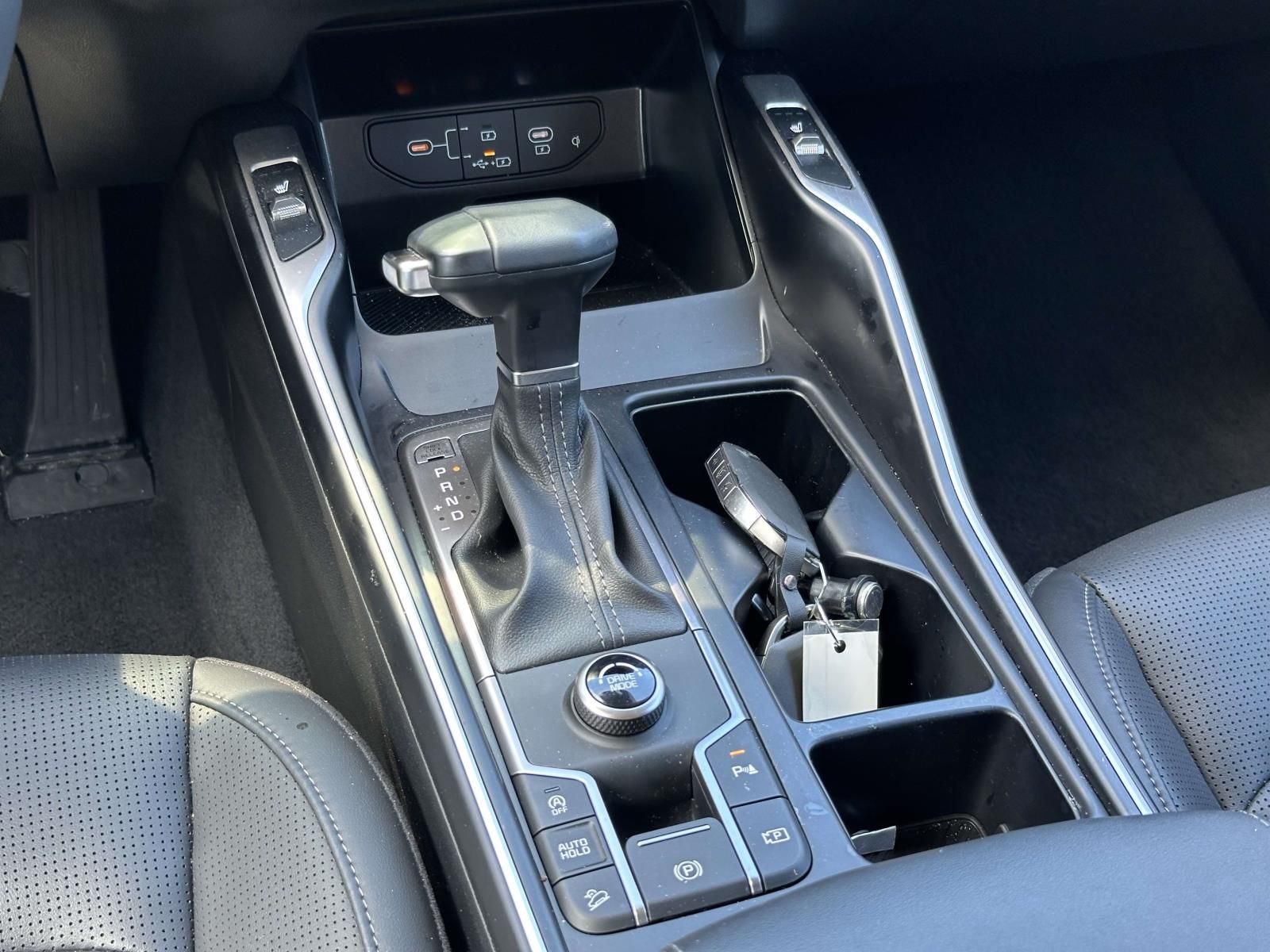 Used 2025  Kia EX image 17
