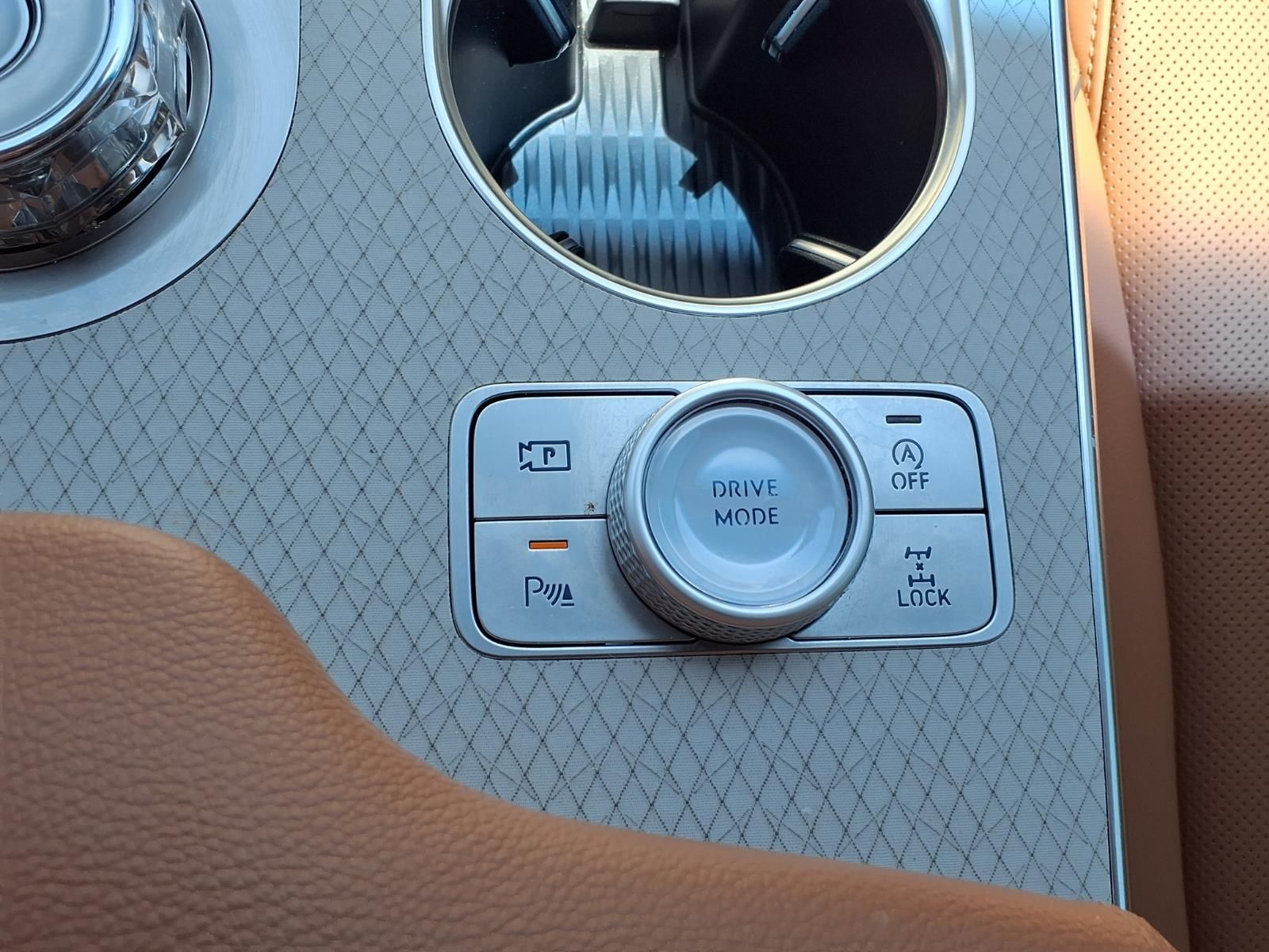 2025 Genesis GV80 3.5T Advanced White at Texan Dodge Chrysler Jeep Ram