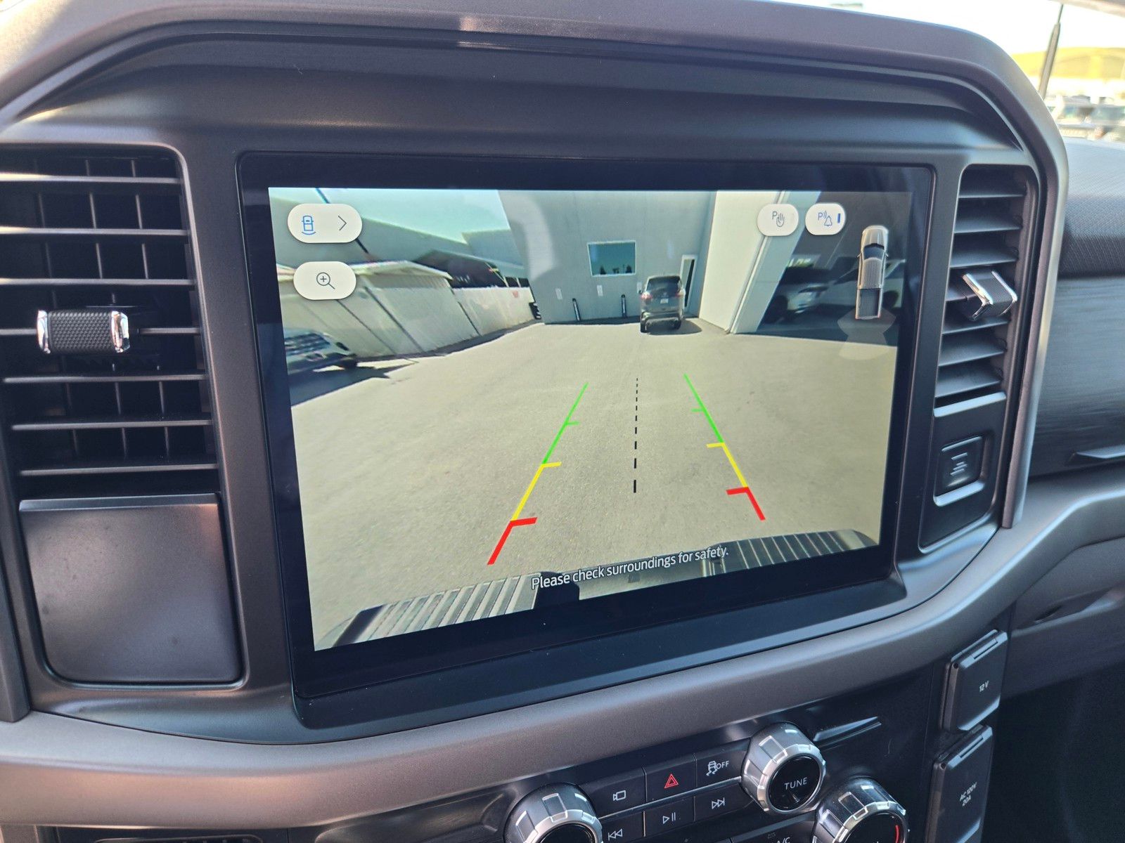 Used 2025 Red Ford XLT image 23