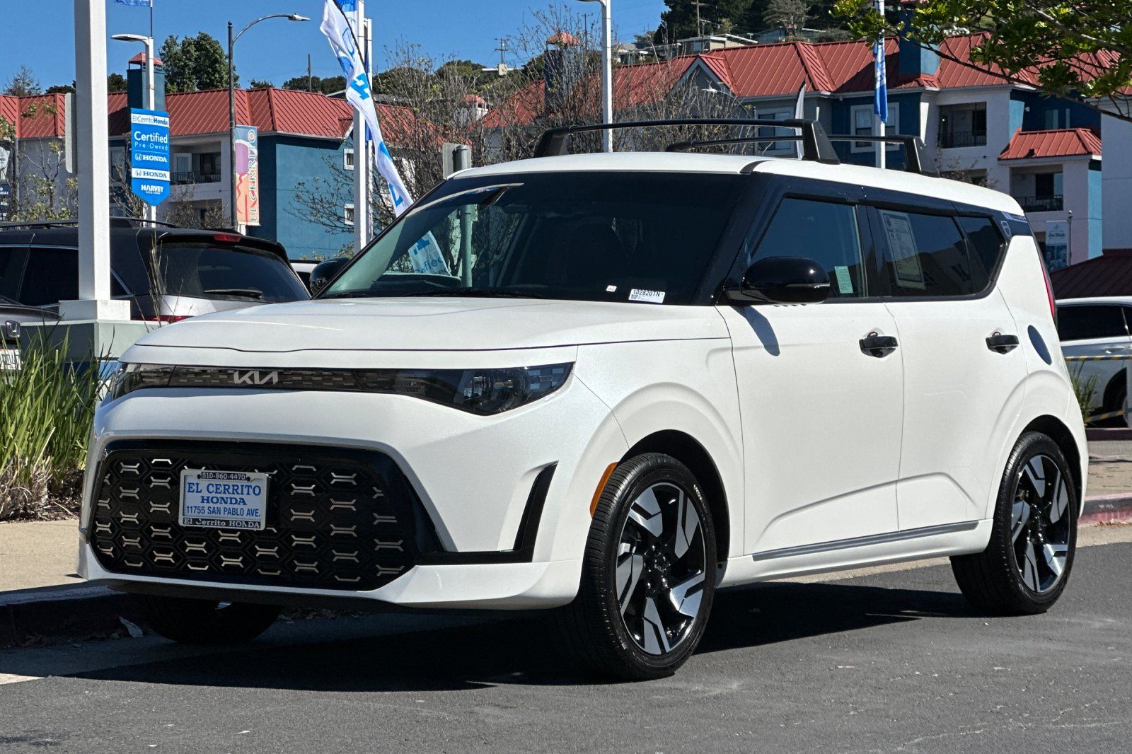 View vehicle photo 7