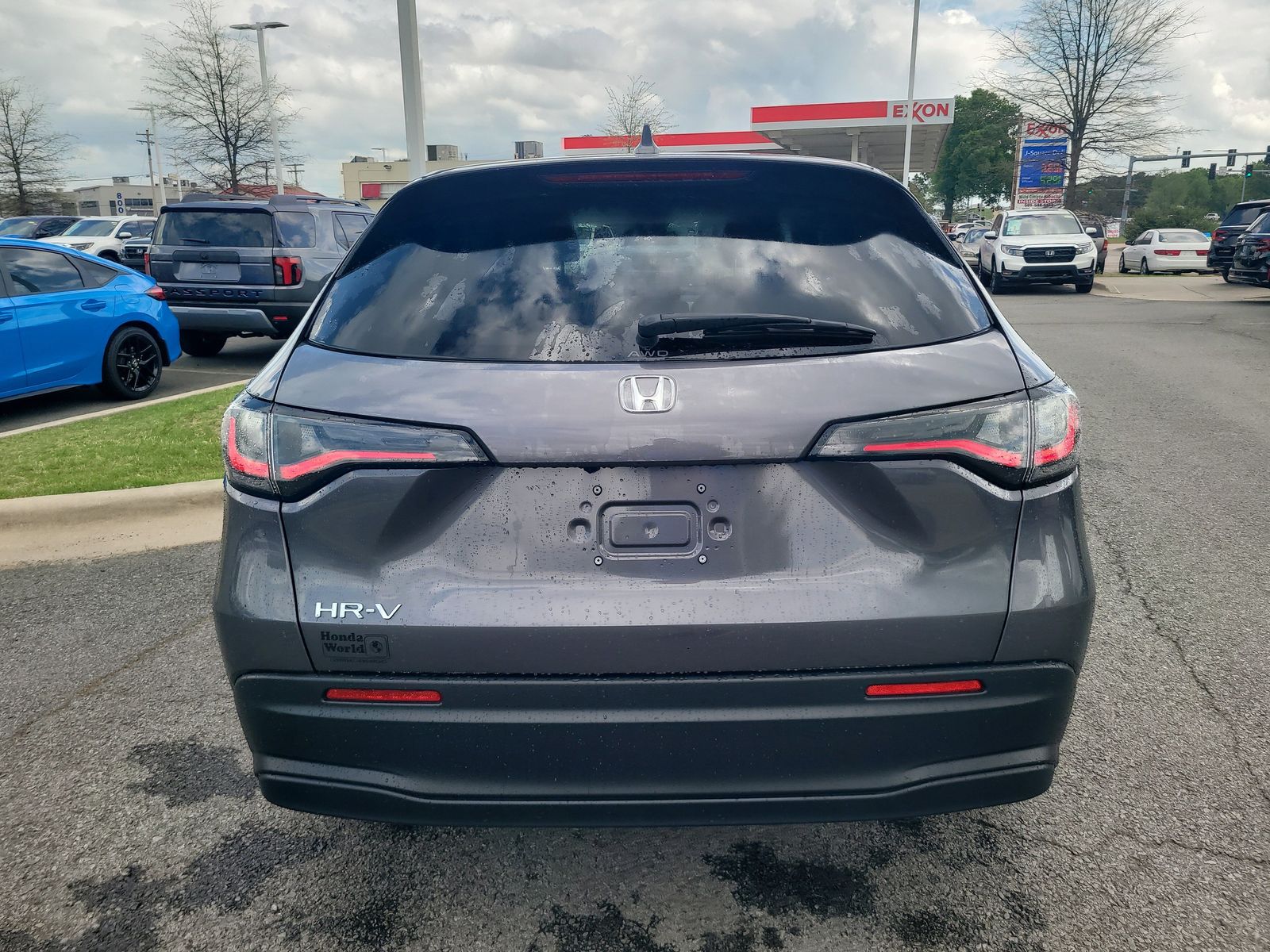 View vehicle photo 4