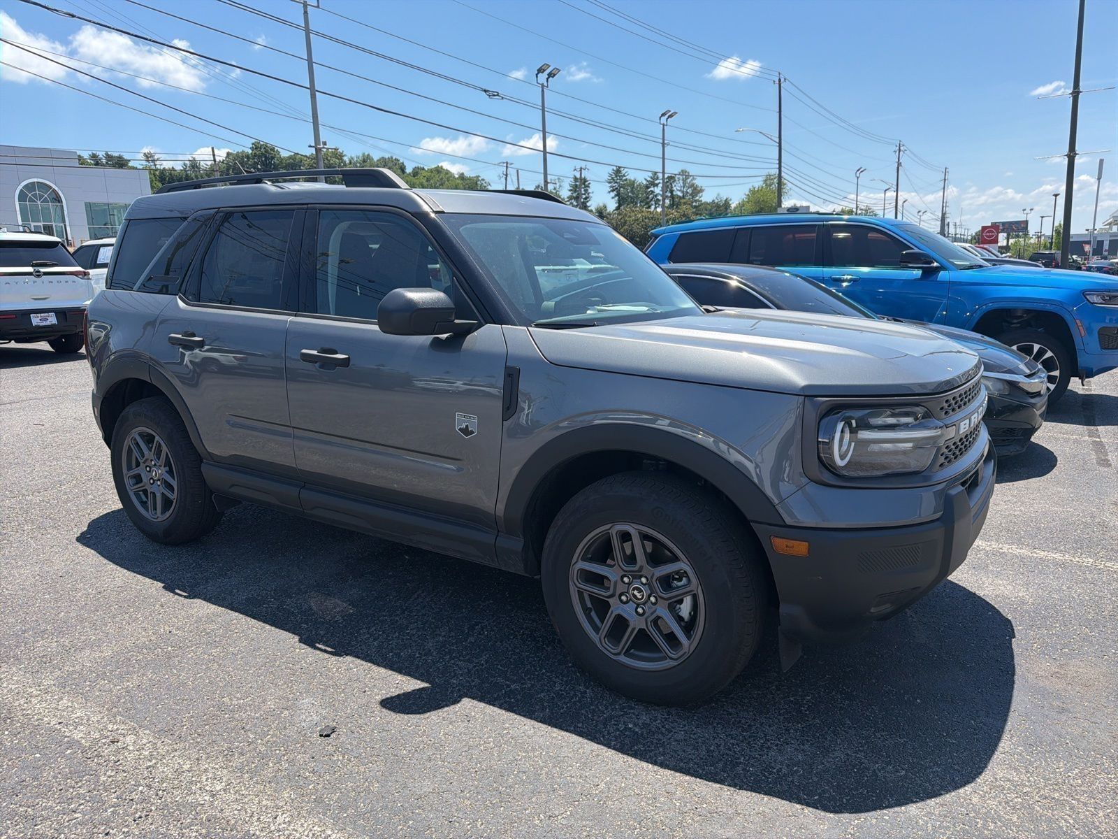 View vehicle photo 3