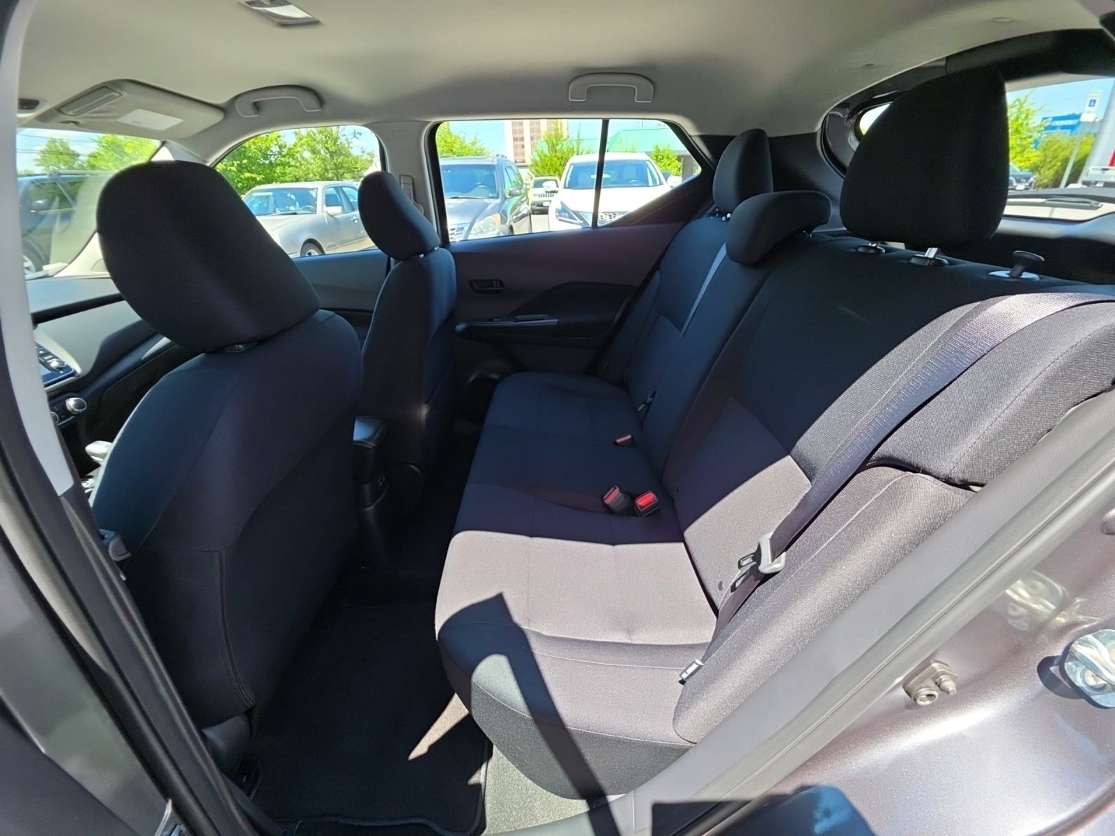 Used 2024 Gray Nissan S image 7
