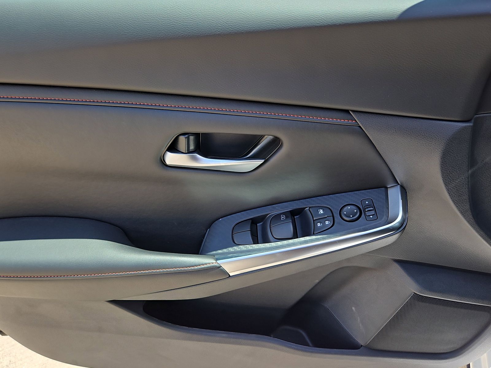 2025 Nissan Sentra SR - 8