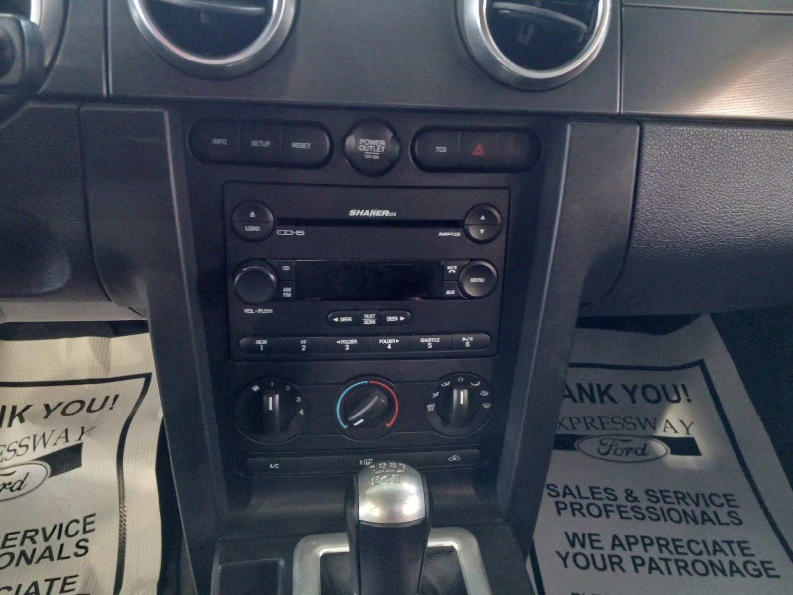 2007 Ford Mustang image 14