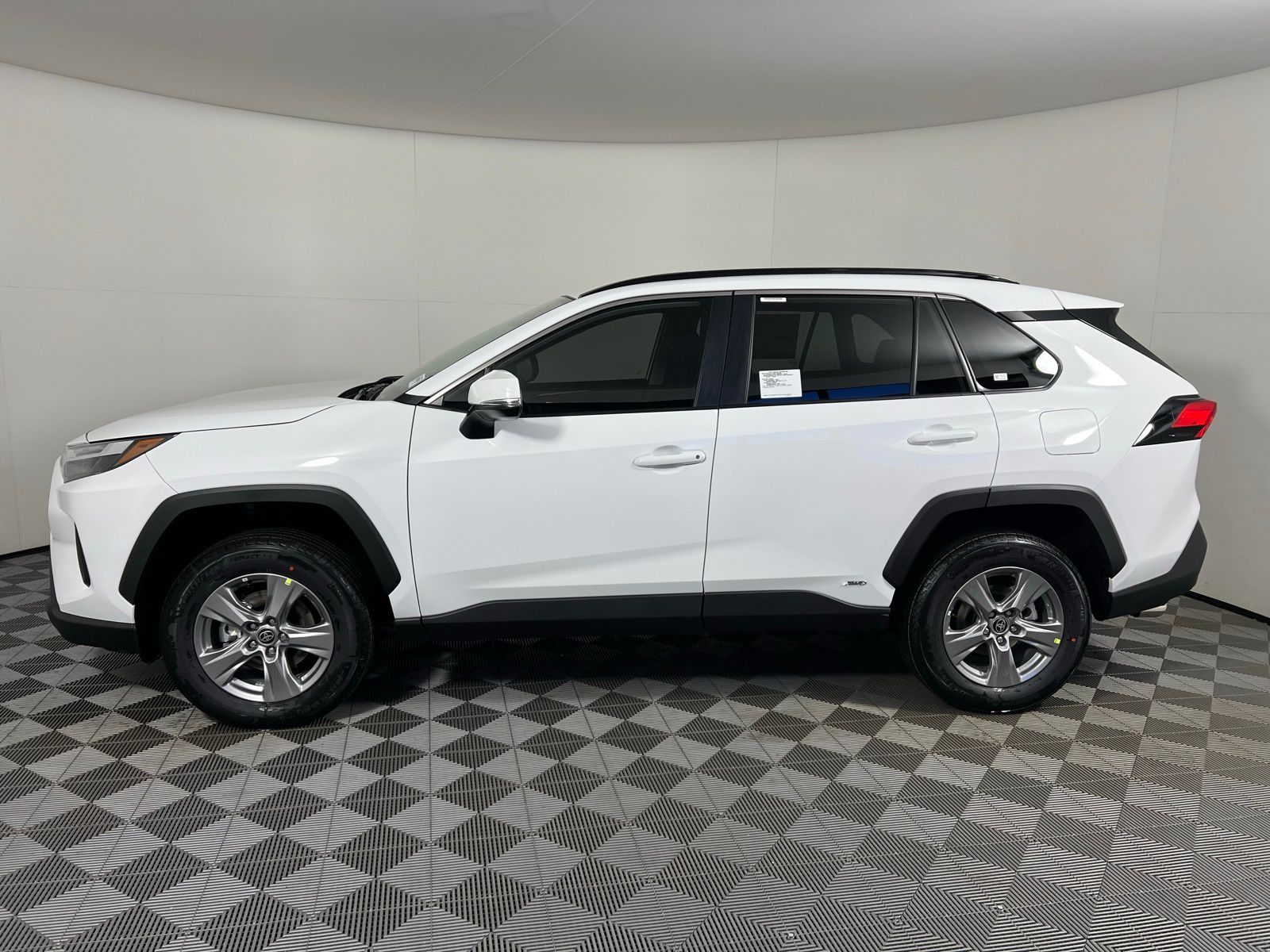 Thumbnail: 2025 Toyota RAV4 - 8