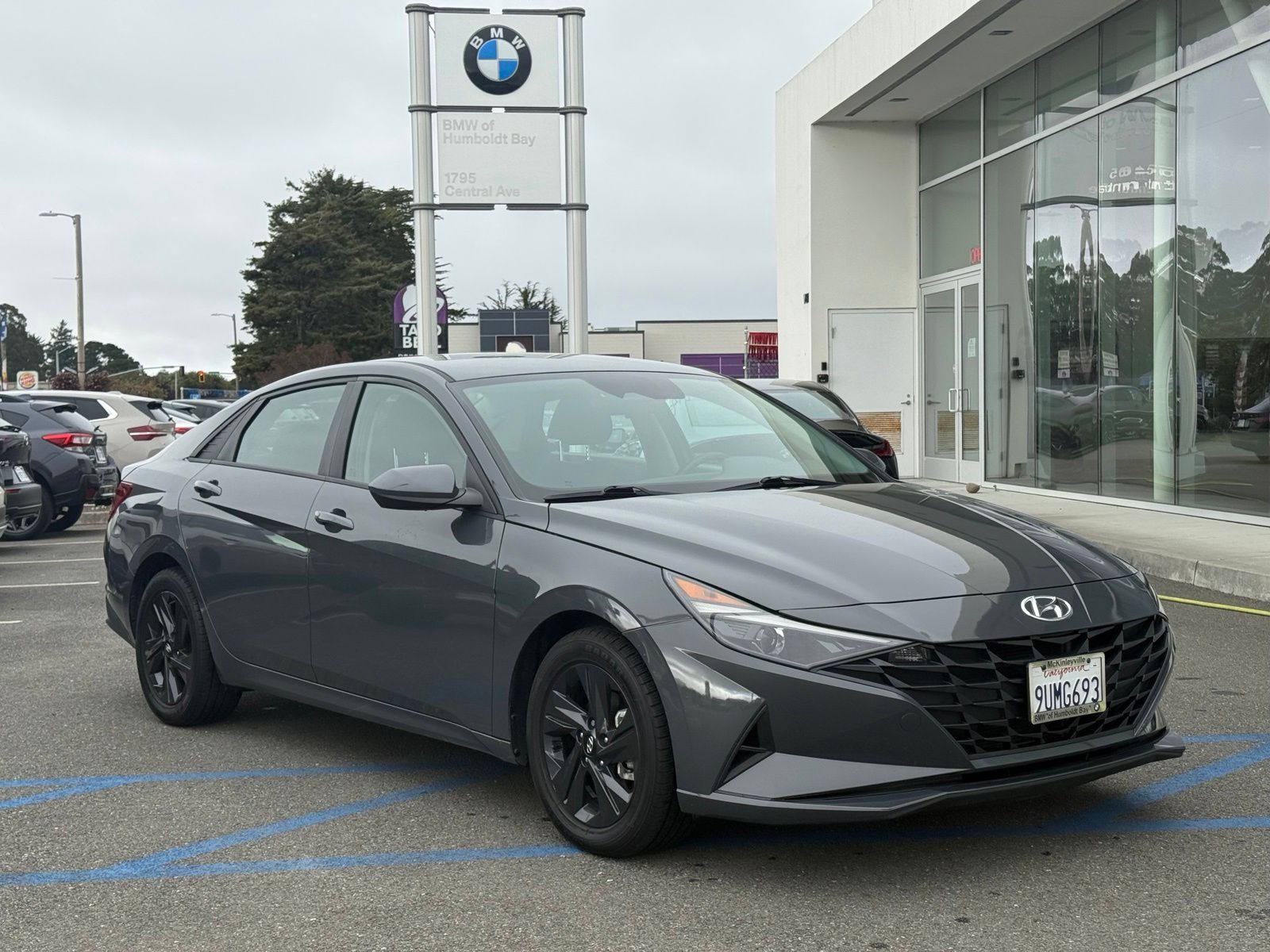 Fluid Metal 2022 Hyundai Elantra Sedan Front-Wheel Drive Continuously Variable Transmission