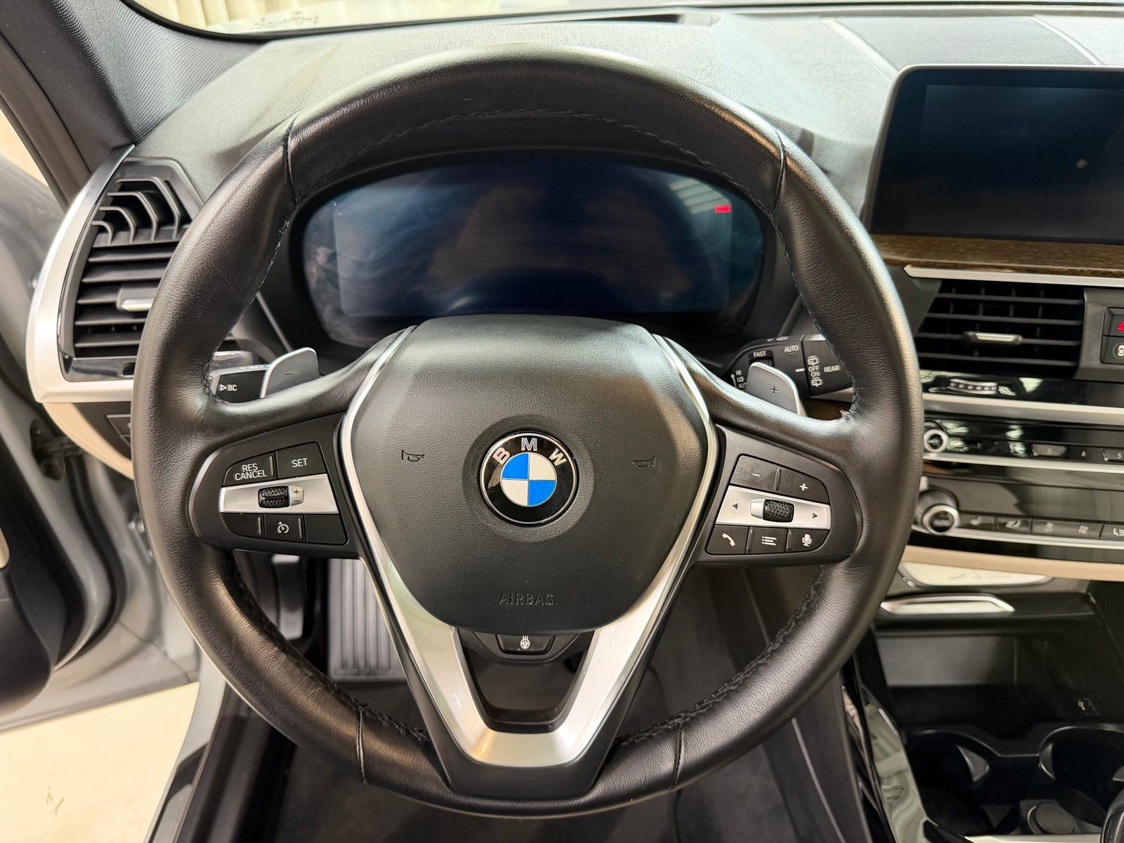 Used 2021 Silver BMW xDrive30i image 36
