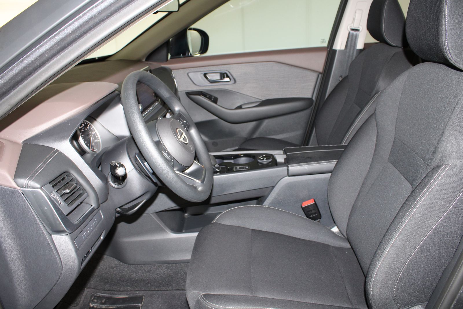 Used 2023 Gray Nissan S image 14