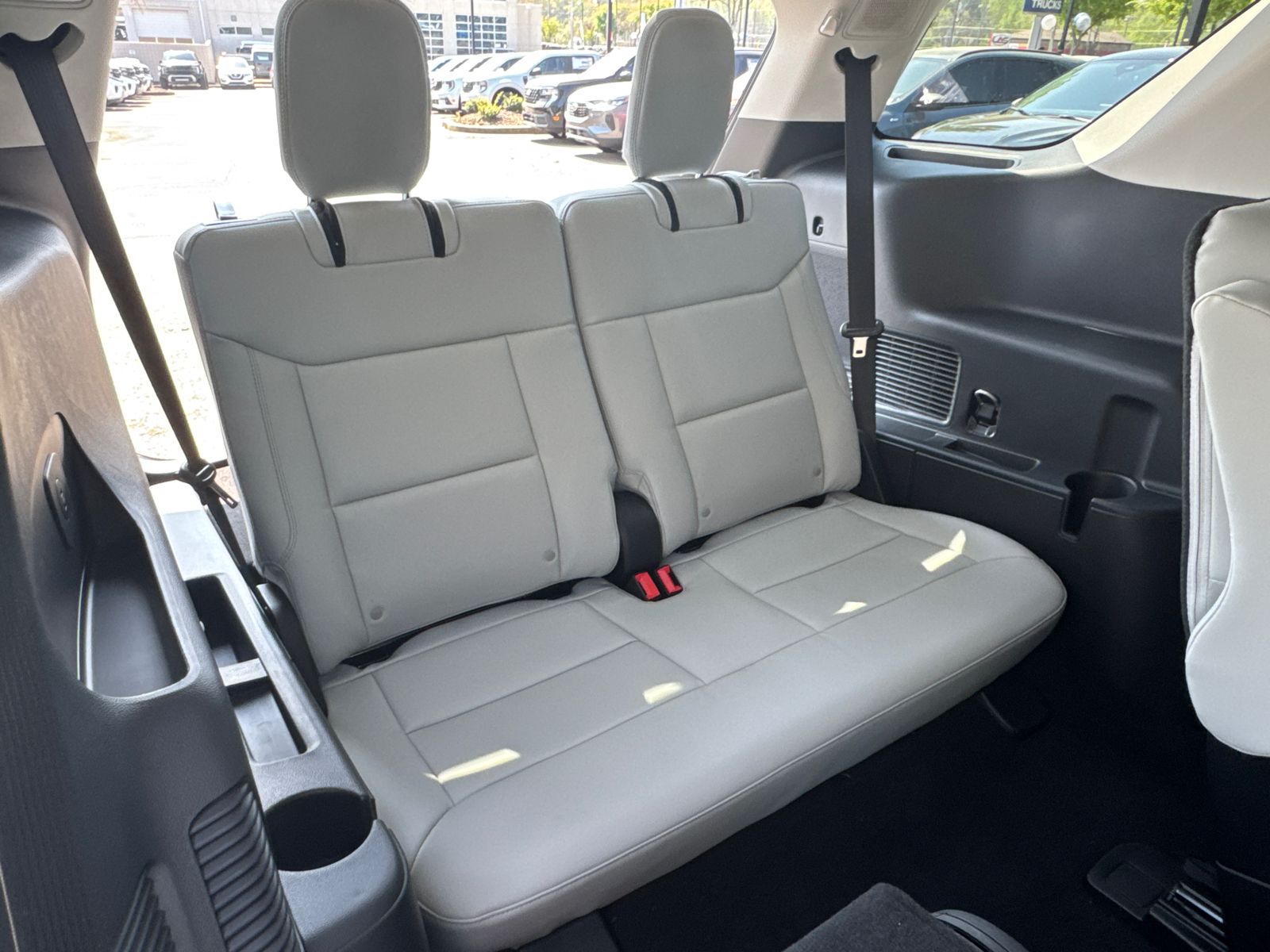 New 2026 Star White Metallic Tri-Coat Ford Platinum™ image 19