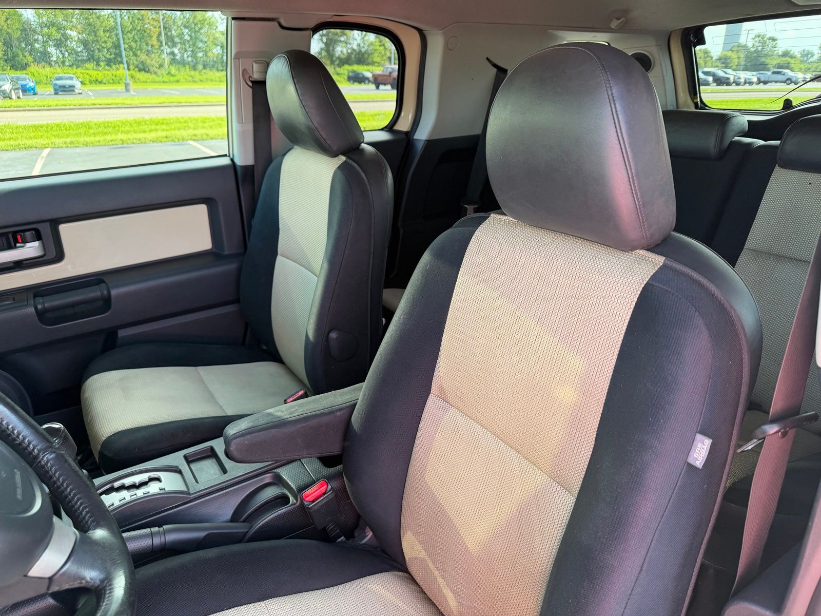 2010 Toyota FJ Cruiser image 13