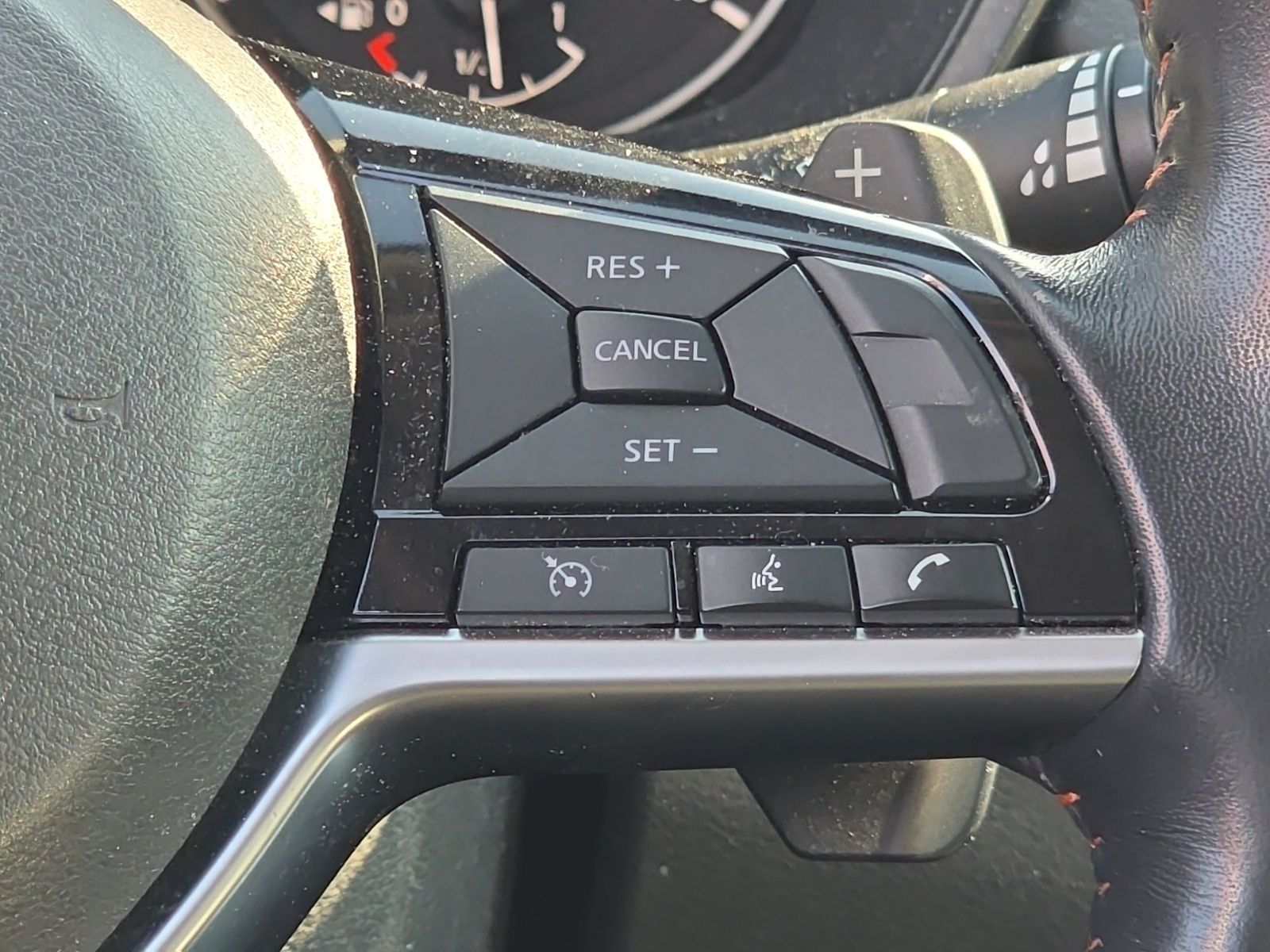 Used 2020 Black Nissan 2.5 SR image 19