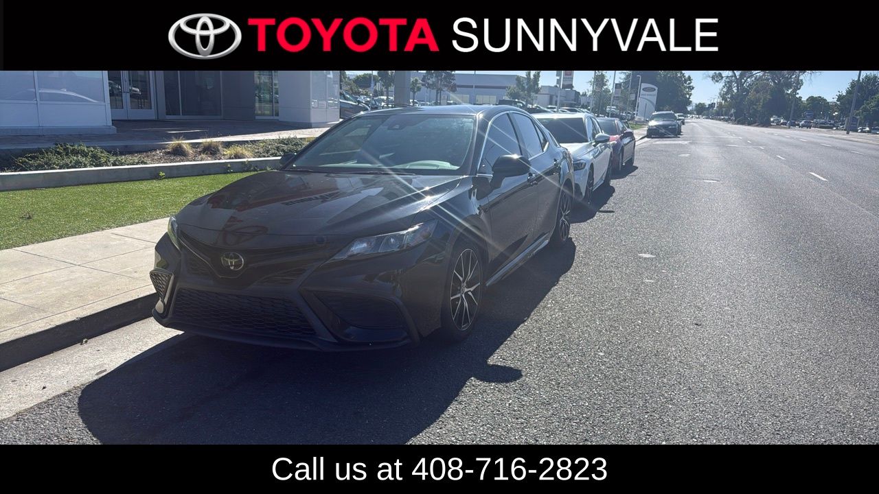 2021 Toyota Camry 2.5 Auto SE's photo