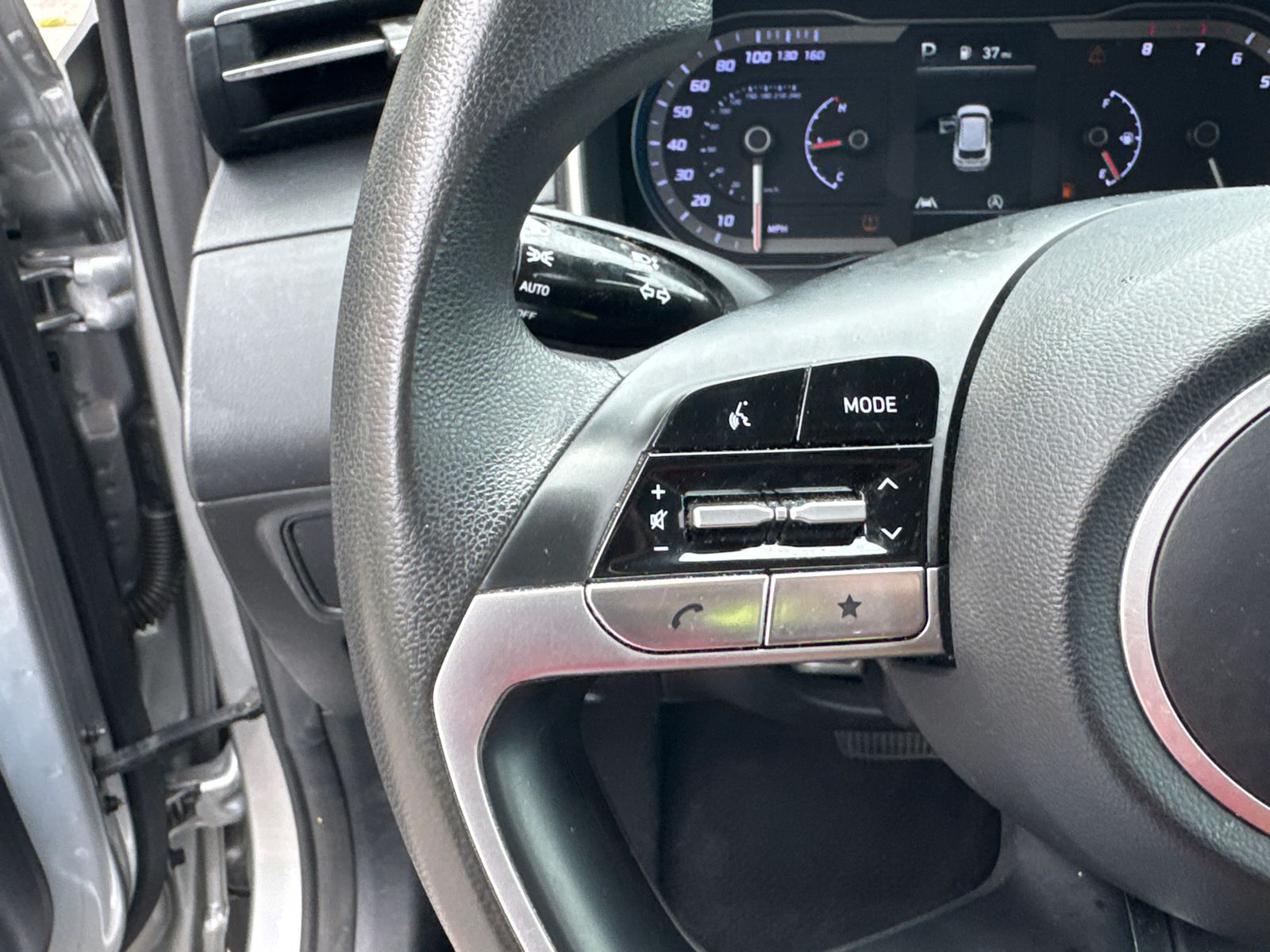 Used 2024 Silver Hyundai SE image 24