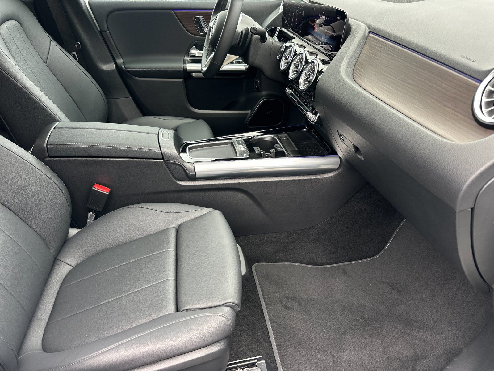 used 2025 Mercedes-Benz GLA car, priced at $44,998