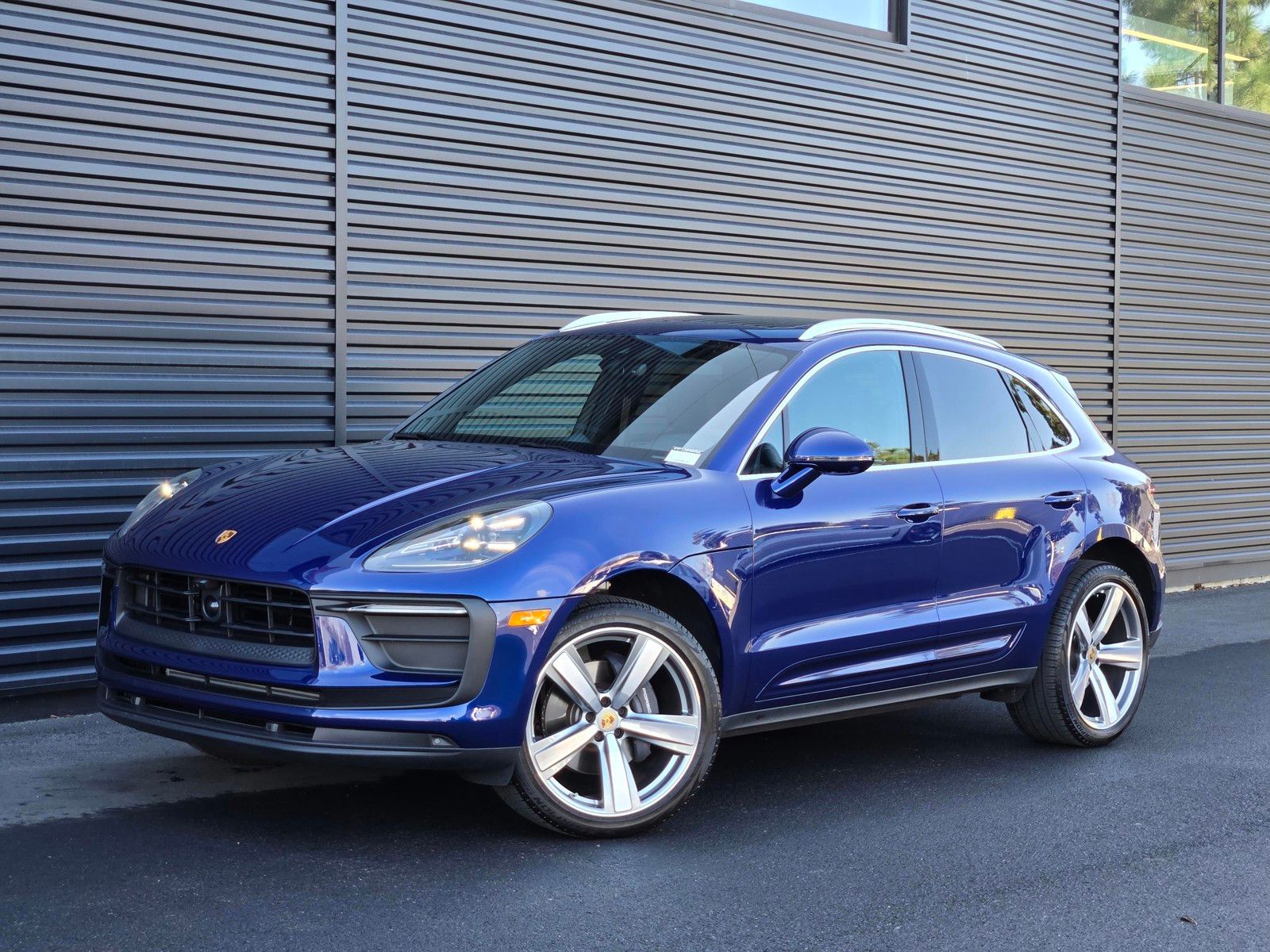 2025 Porsche Macan AWD