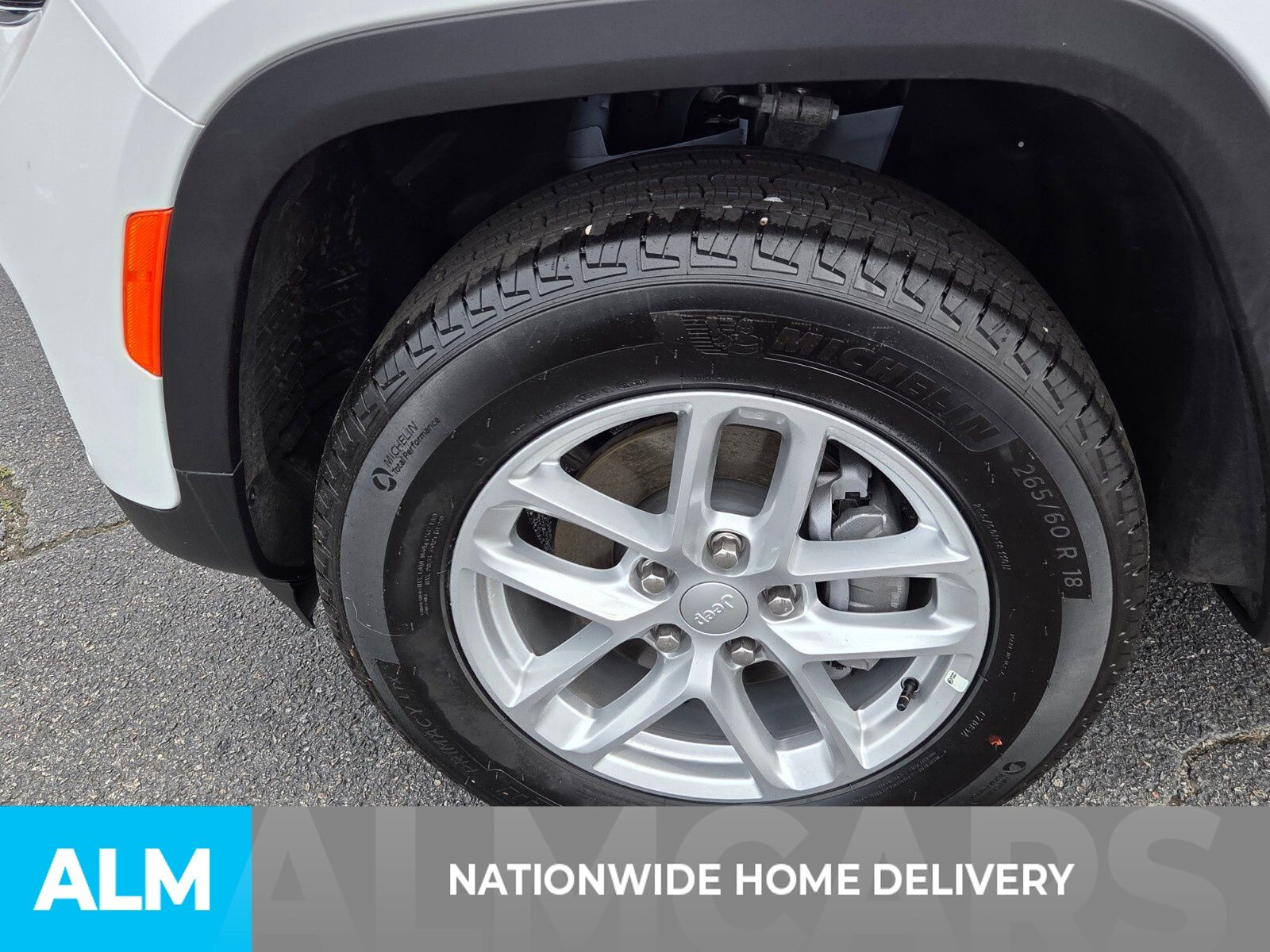 Used 2025 White Jeep Laredo X image 5