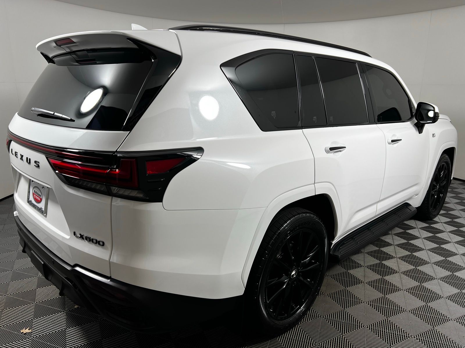 Thumbnail: 2024 Lexus LX - 5