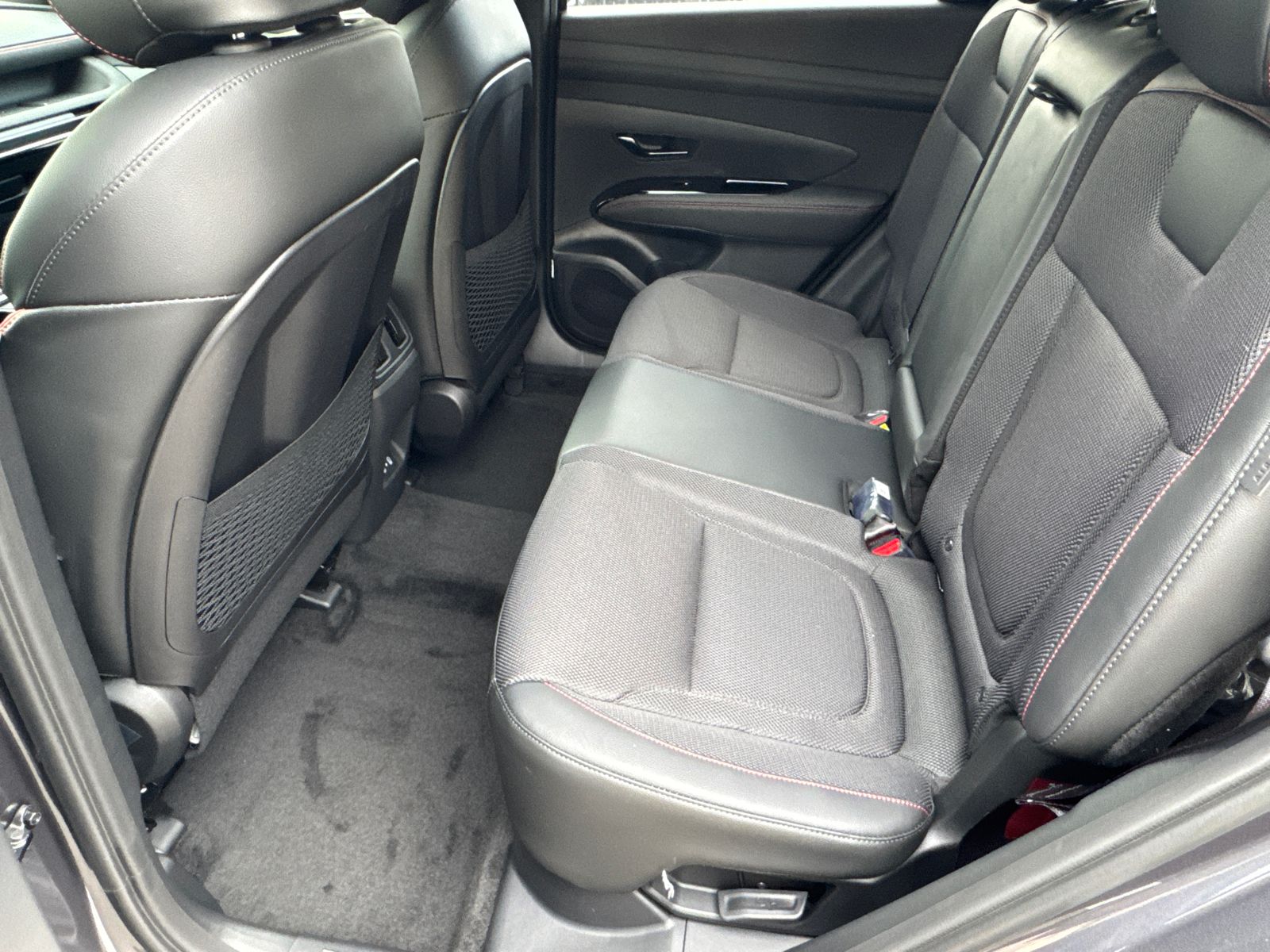 2025 Hyundai Tucson Hybrid N Line photo 18