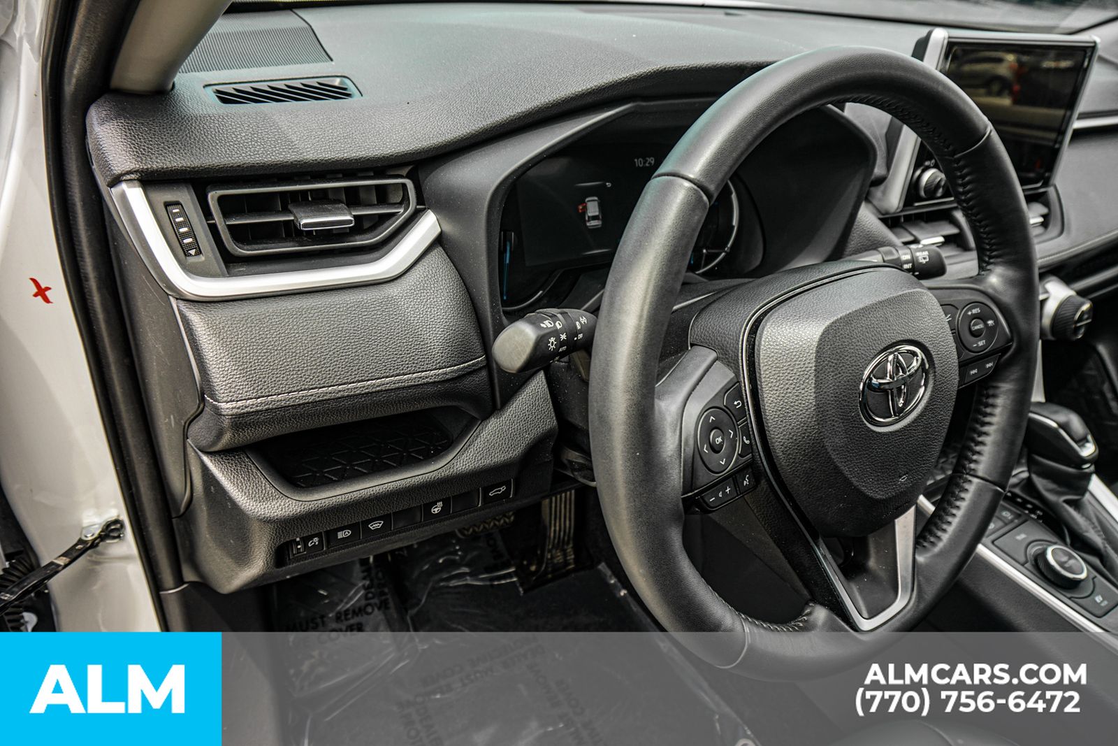 Used 2025 Beige Toyota XLE Premium image 39