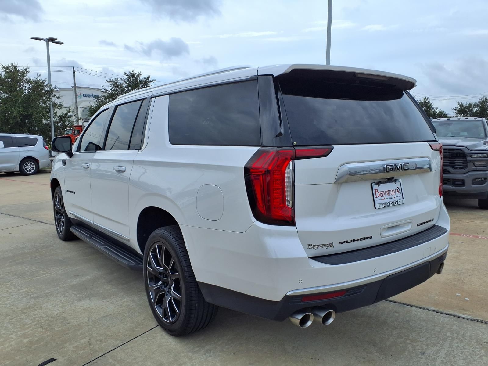 2021 GMC Yukon XL Denali White at Toyota of Victoria