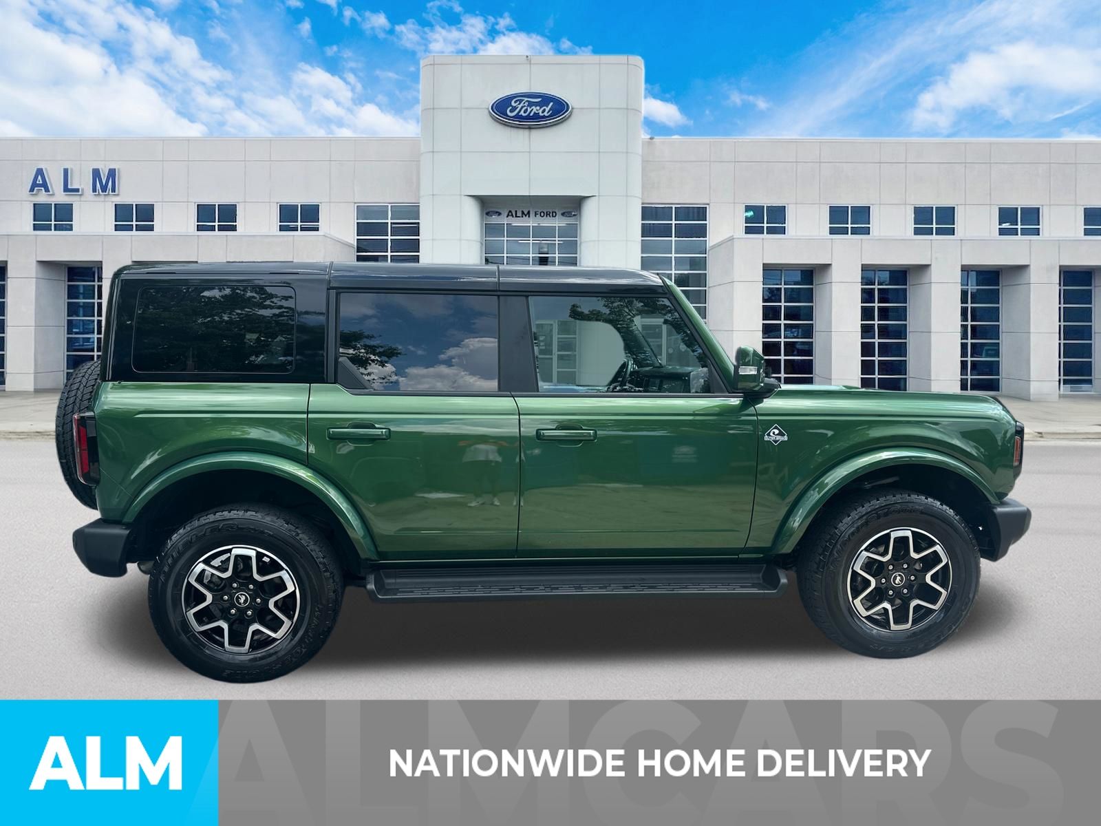 Certified Used 2025 Eruption Green Metallic Ford Outer Banks image 4