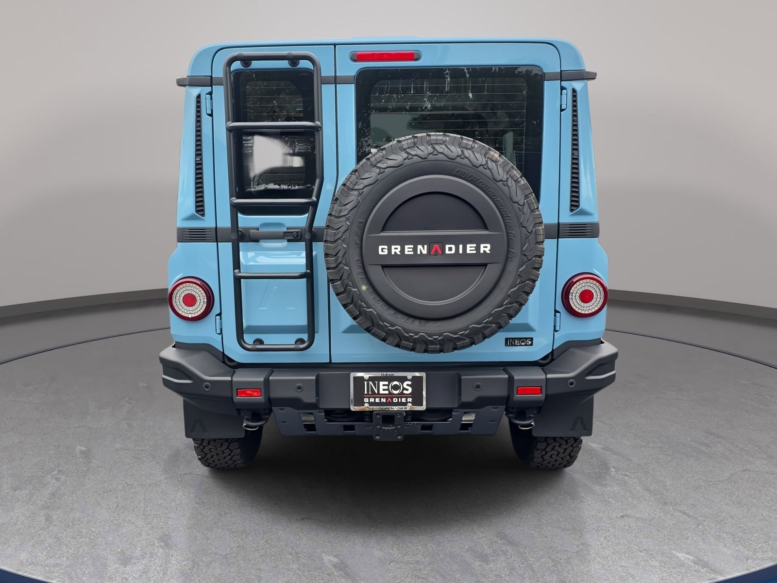 View vehicle photo 6