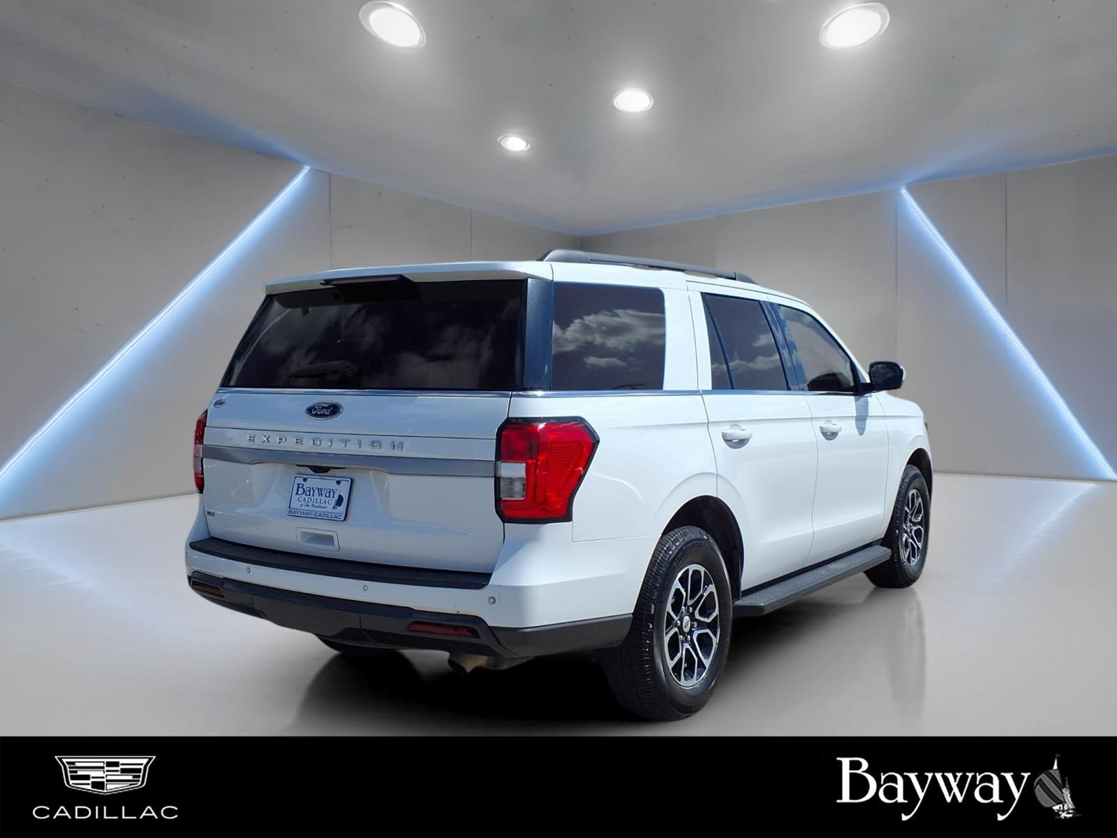 2022 Ford Expedition XLT White at EAG Ford Navasota