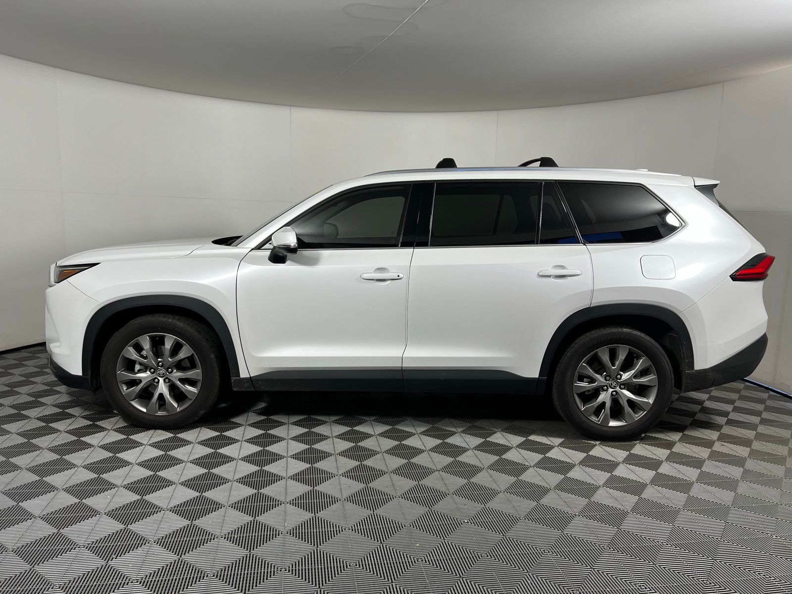 2024 Toyota Grand Highlander Limited 8