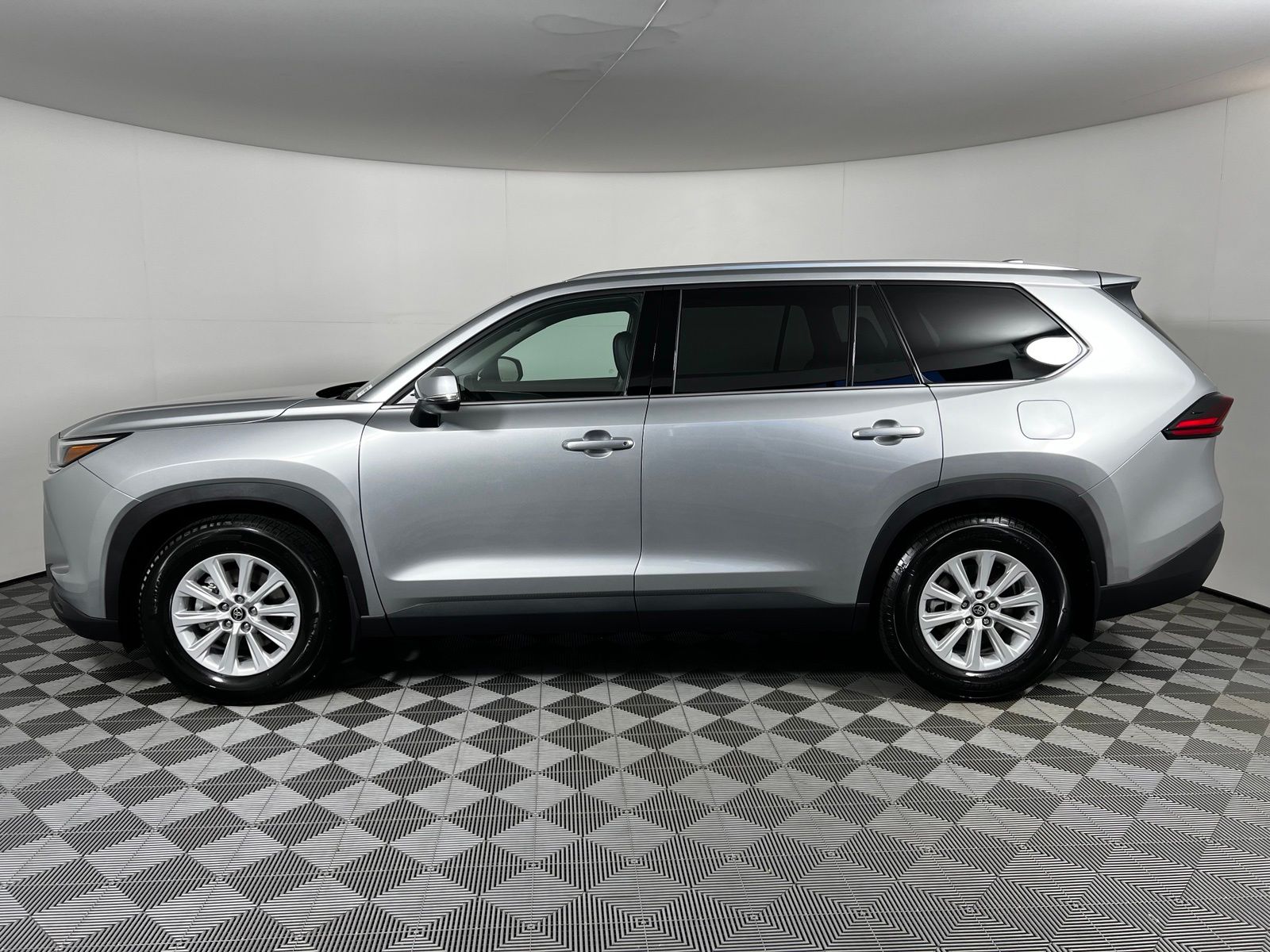 Thumbnail: 2026 Toyota Grand Highlander - 8