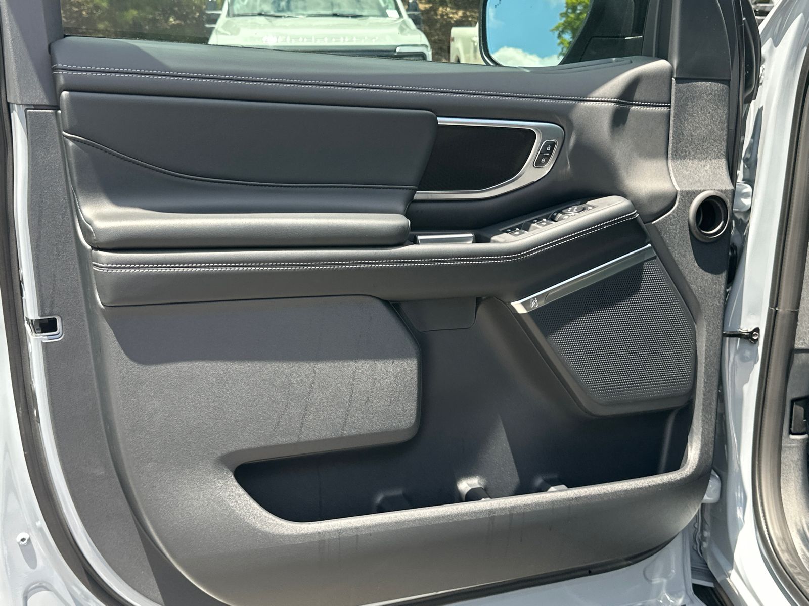 New 2026 Glacier Gray Metallic Tri-Coat Ford Platinum® image 11