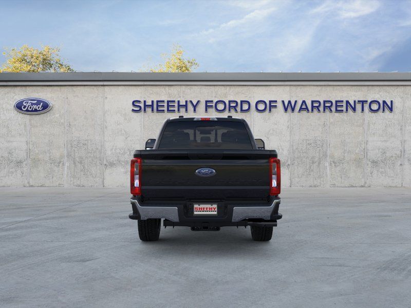 New 2026 Agate Black Metallic Ford XLT image 7