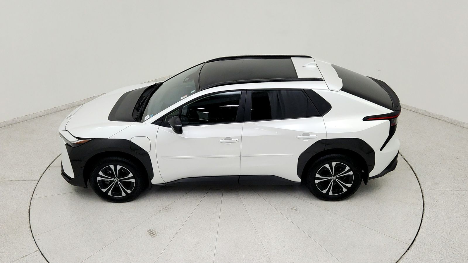 Used 2024 Beige Toyota XLE image 17