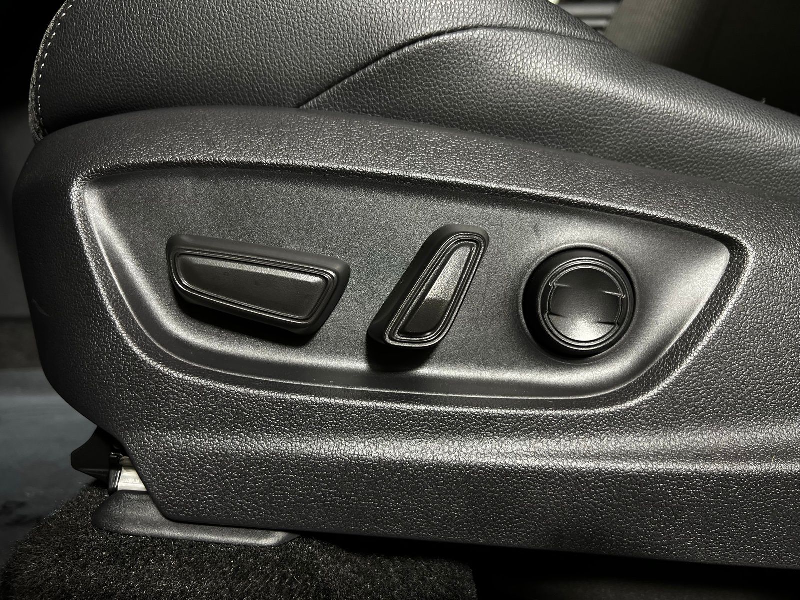 Thumbnail: 2024 Toyota bZ4X - 14