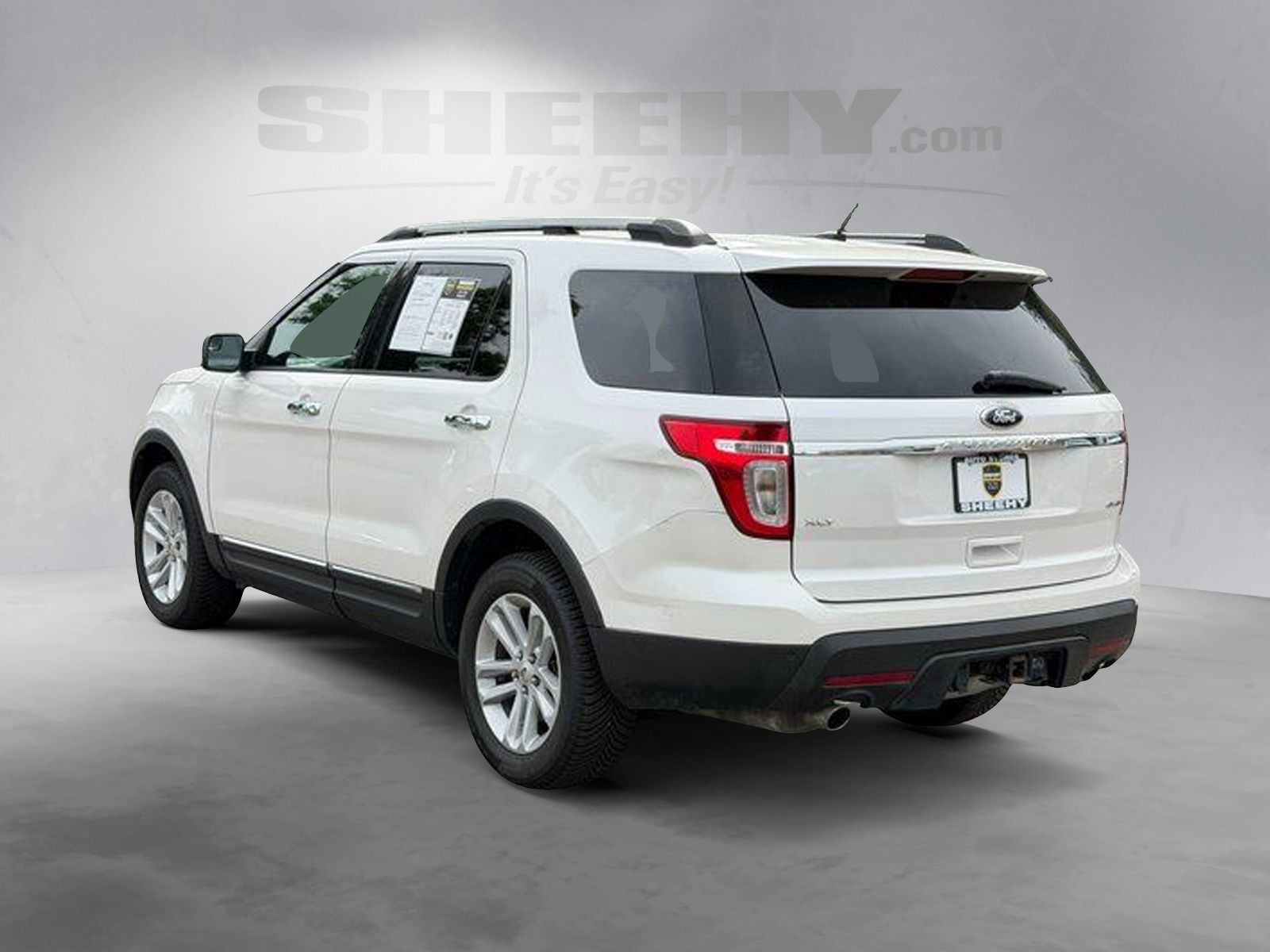 Used 2013 White Platinum Clearcoat Metallic Ford XLT image 12